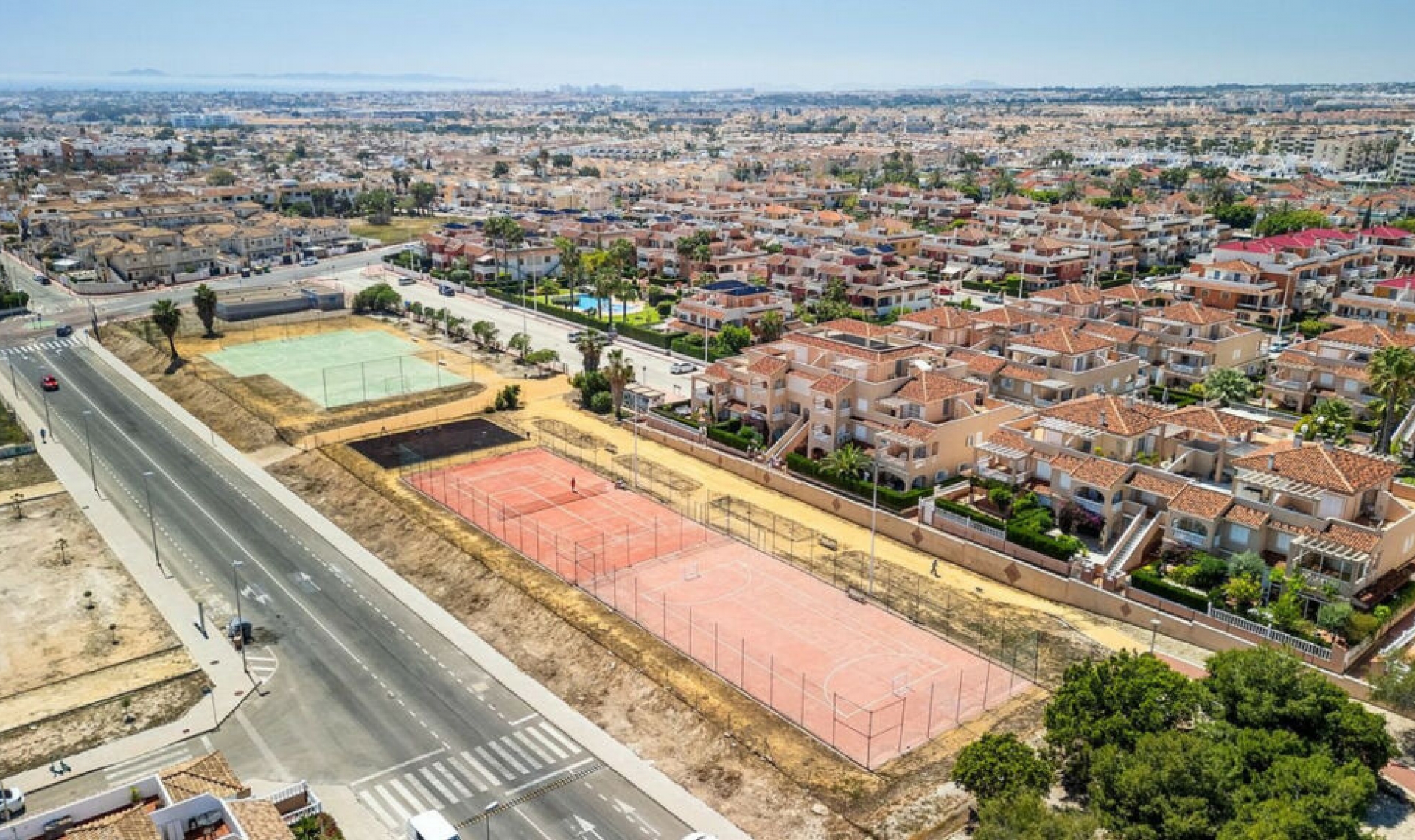 Resale - House -
Playa Flamenca