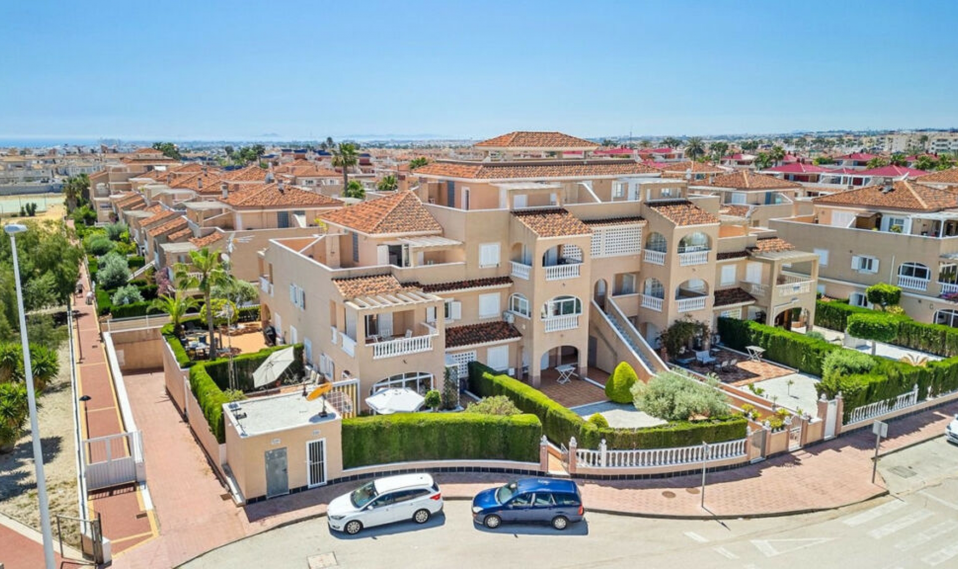 Resale - House -
Playa Flamenca