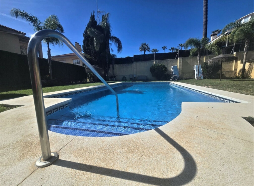 Resale - House -
Playamar