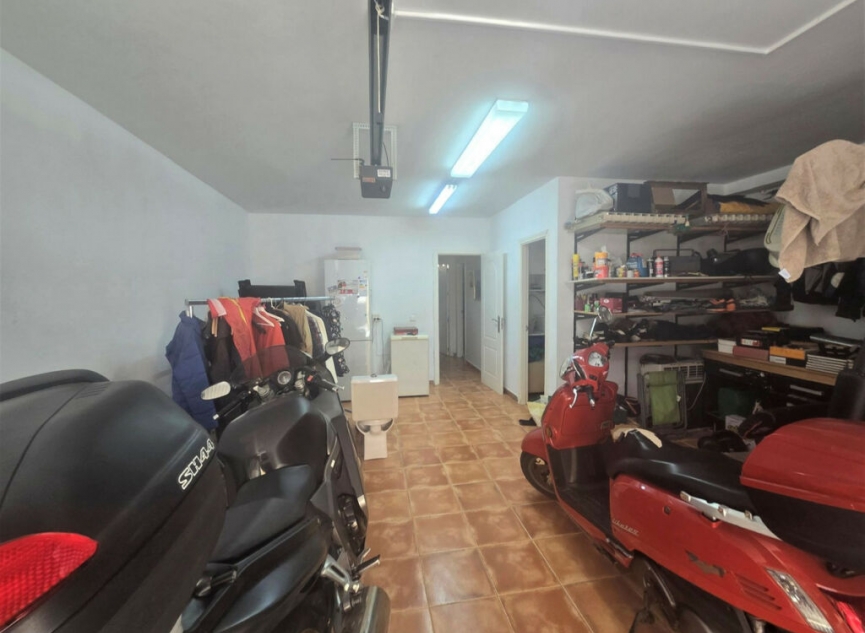 Resale - House -
Playamar