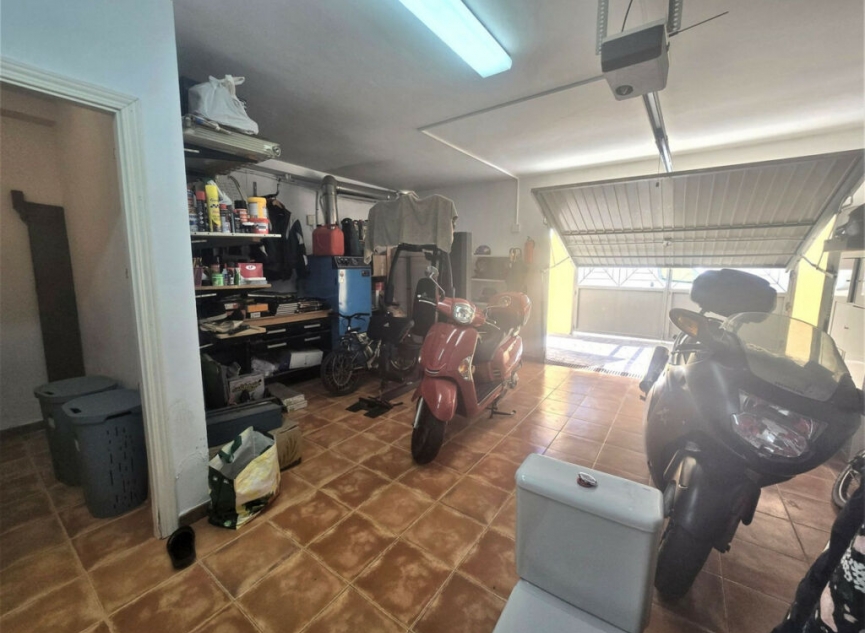 Resale - House -
Playamar