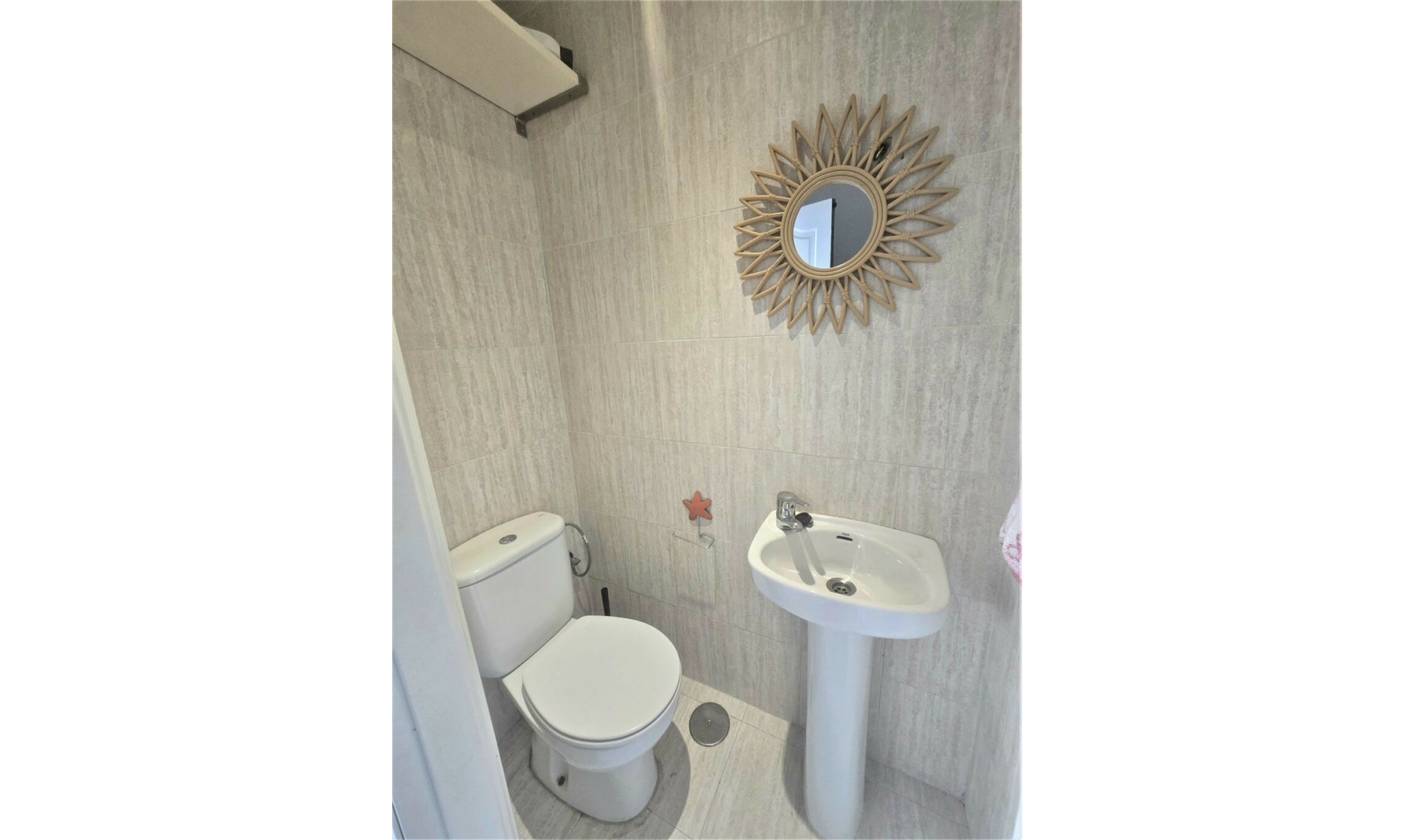 Resale - House -
Playamar