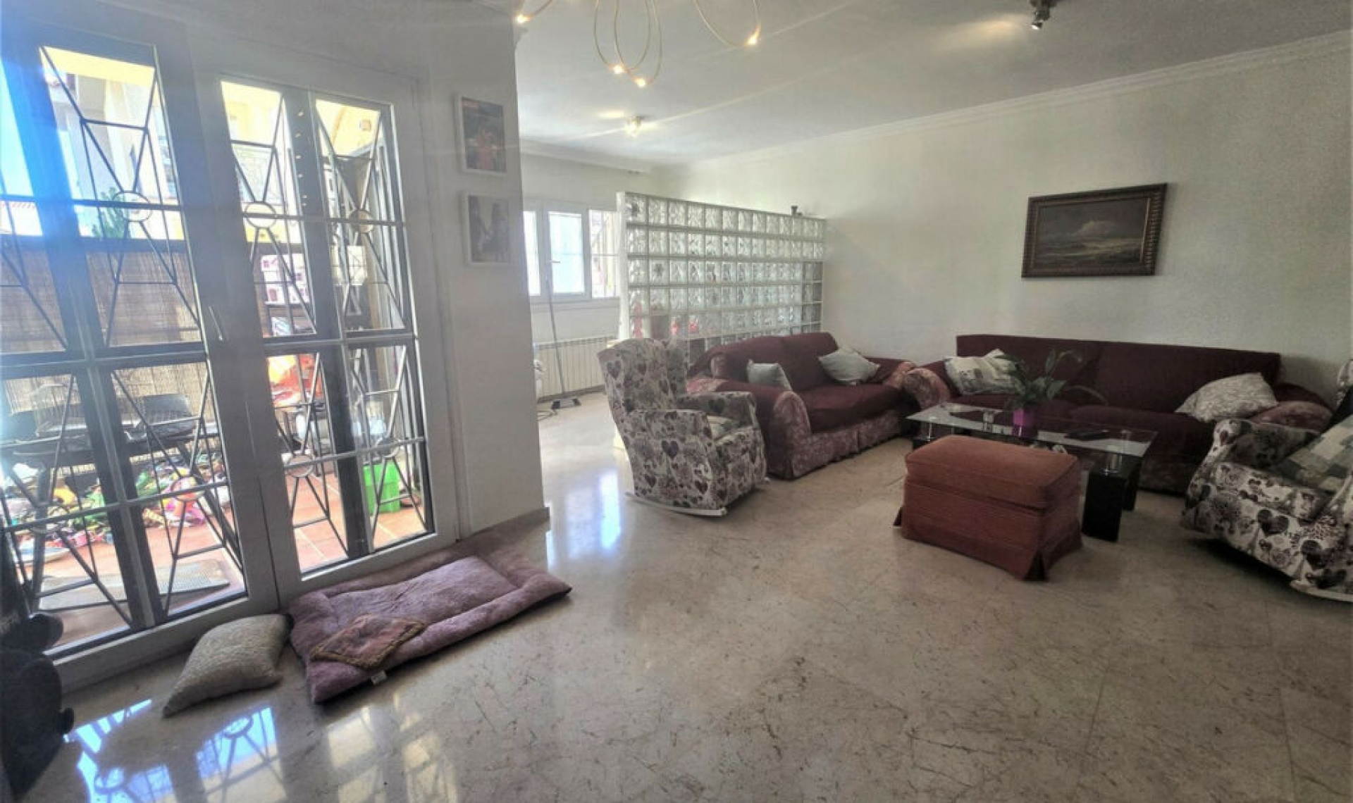 Resale - House -
Playamar