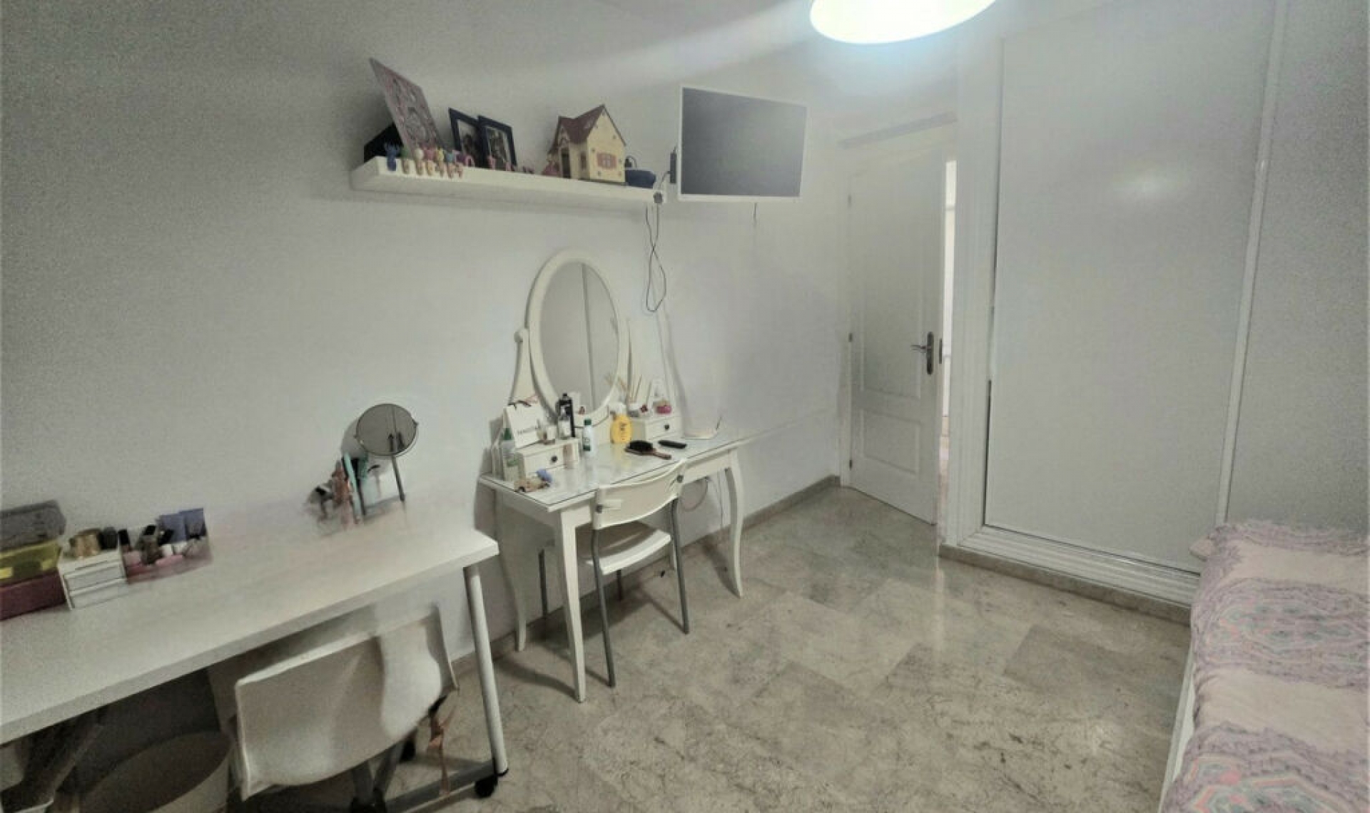 Resale - House -
Playamar