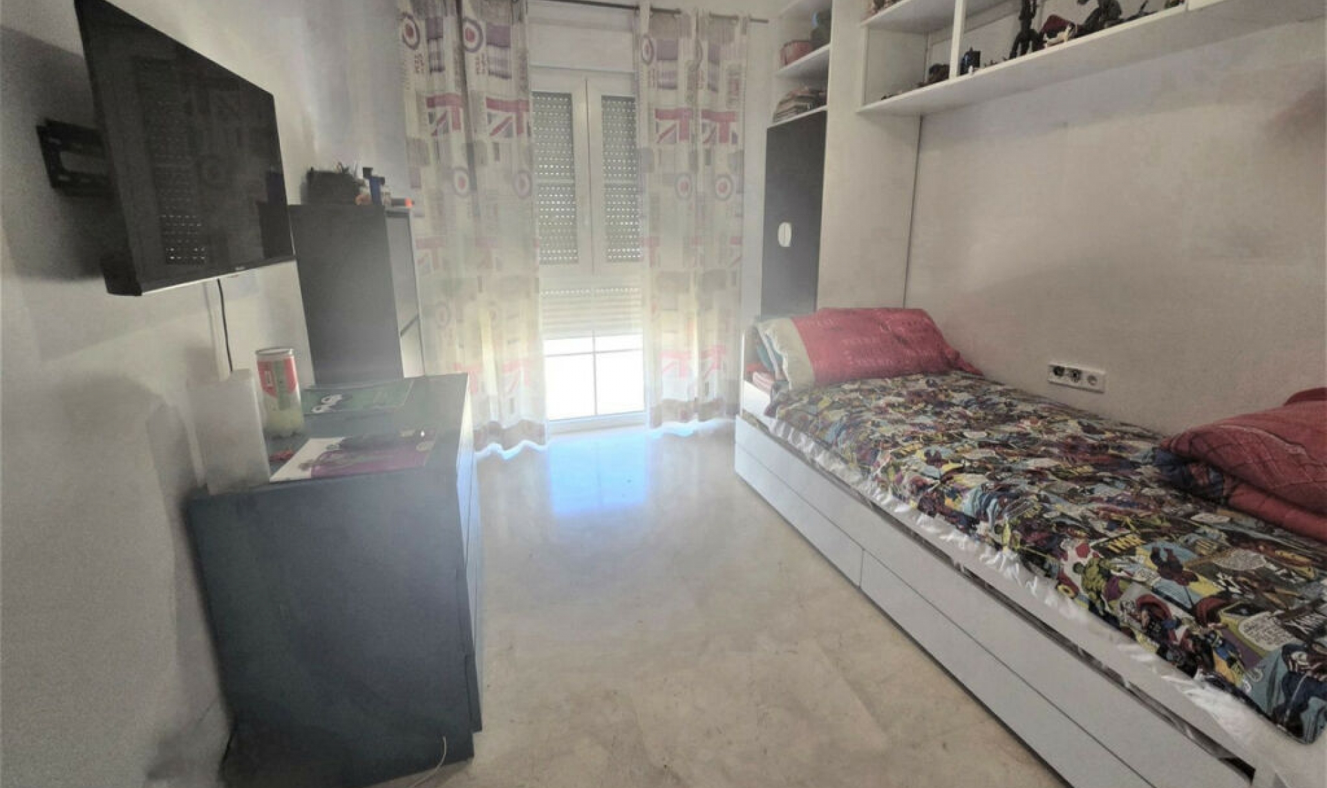 Resale - House -
Playamar