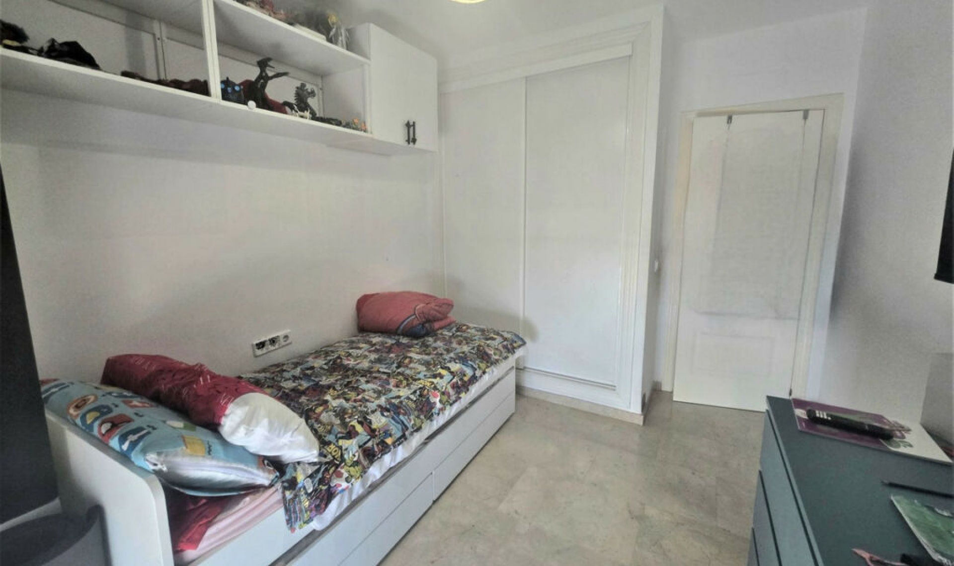 Resale - House -
Playamar