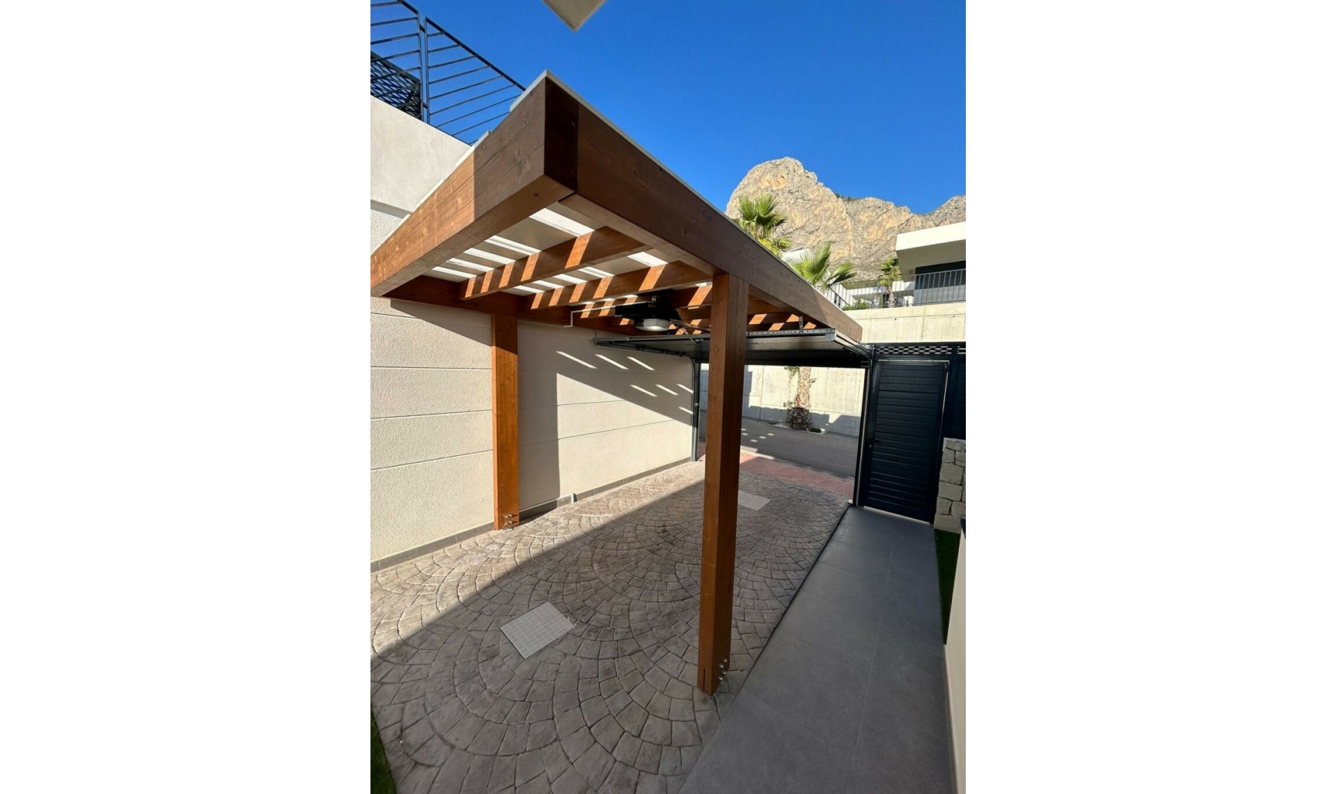 Resale - House -
Polop