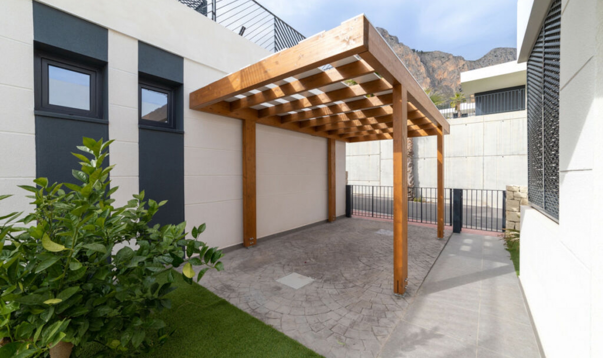 Resale - House -
Polop