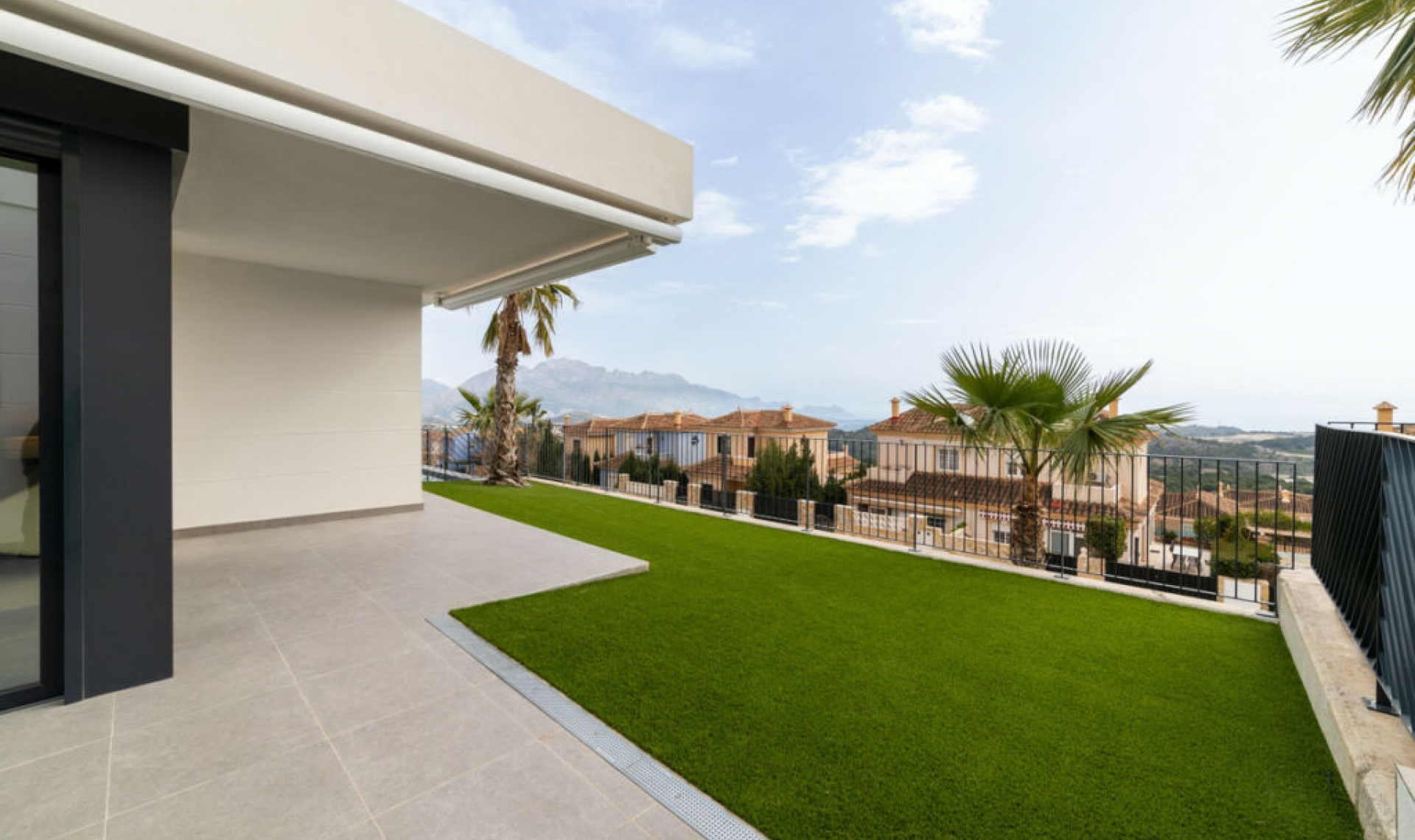 Resale - House -
Polop