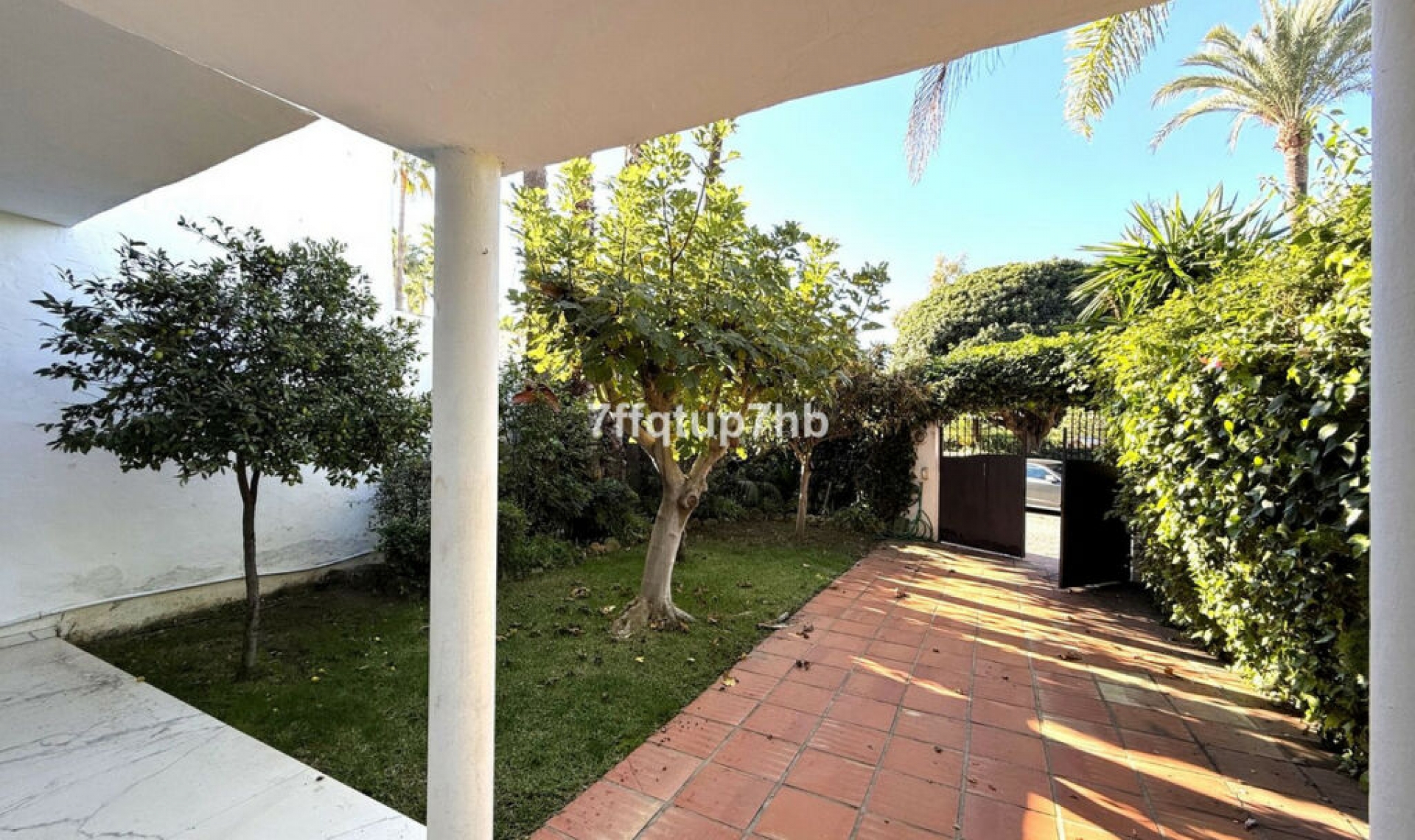 Resale - House -
Puerto Banús