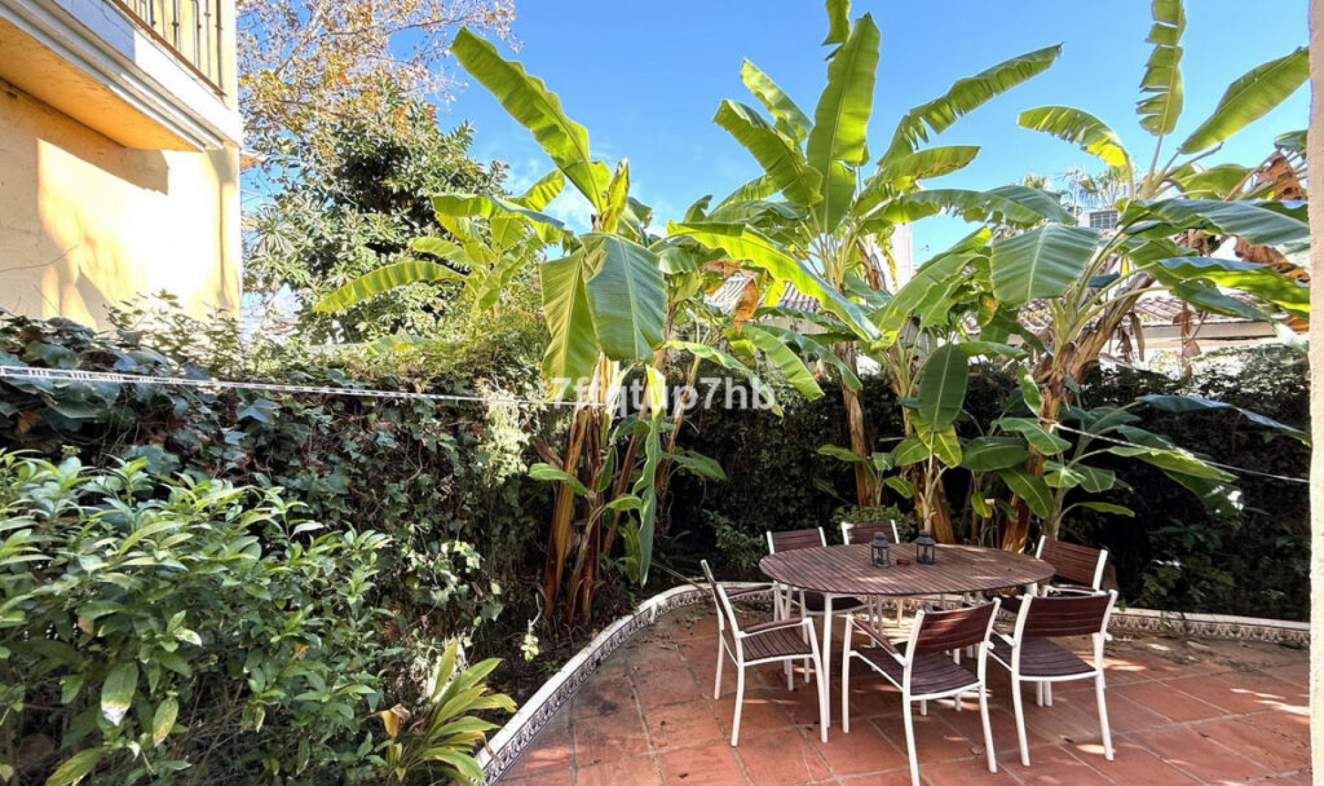 Resale - House -
Puerto Banús