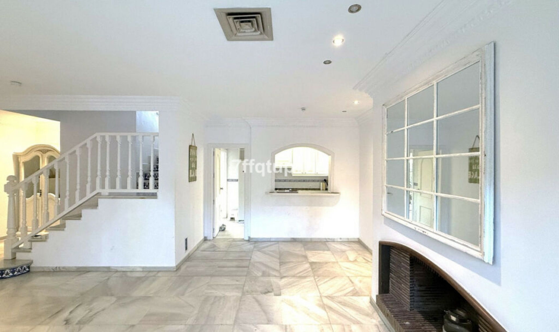 Resale - House -
Puerto Banús