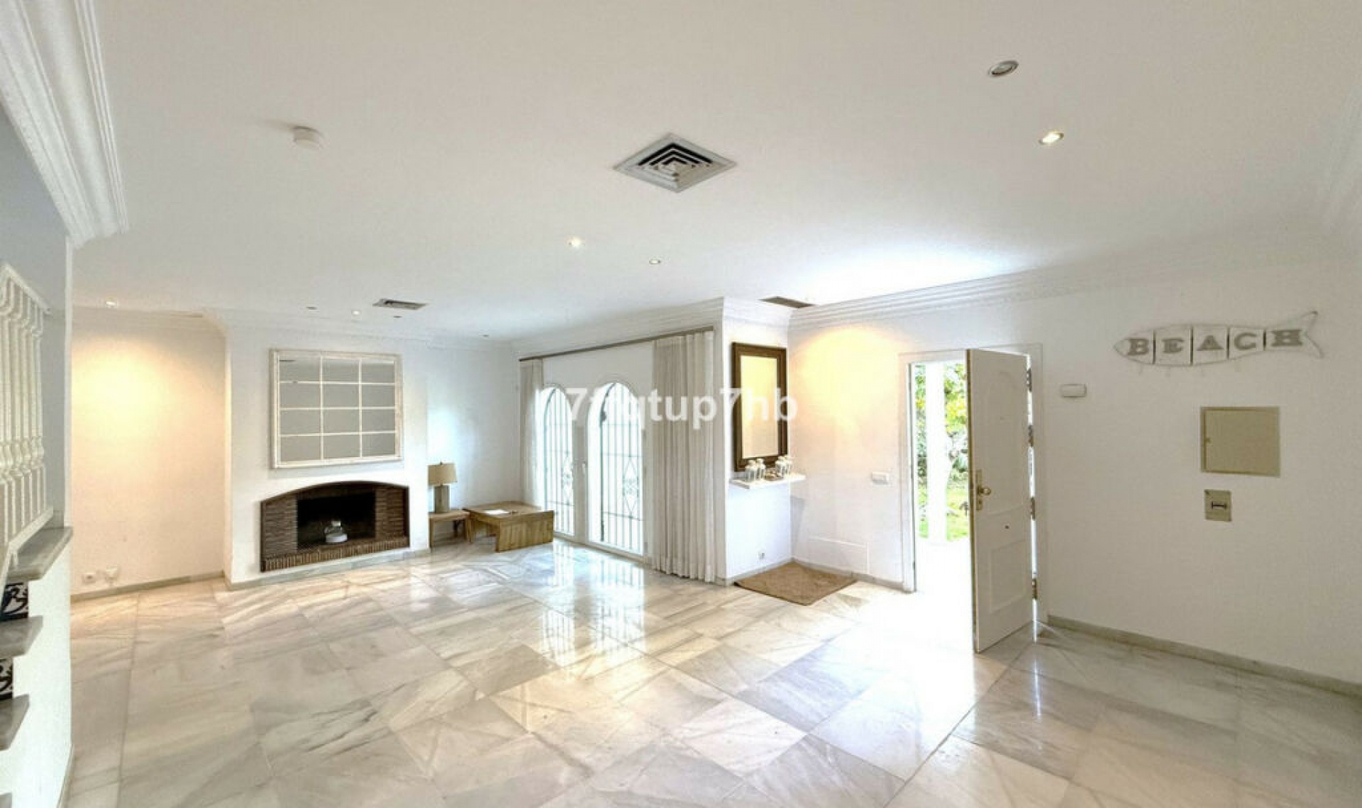 Resale - House -
Puerto Banús