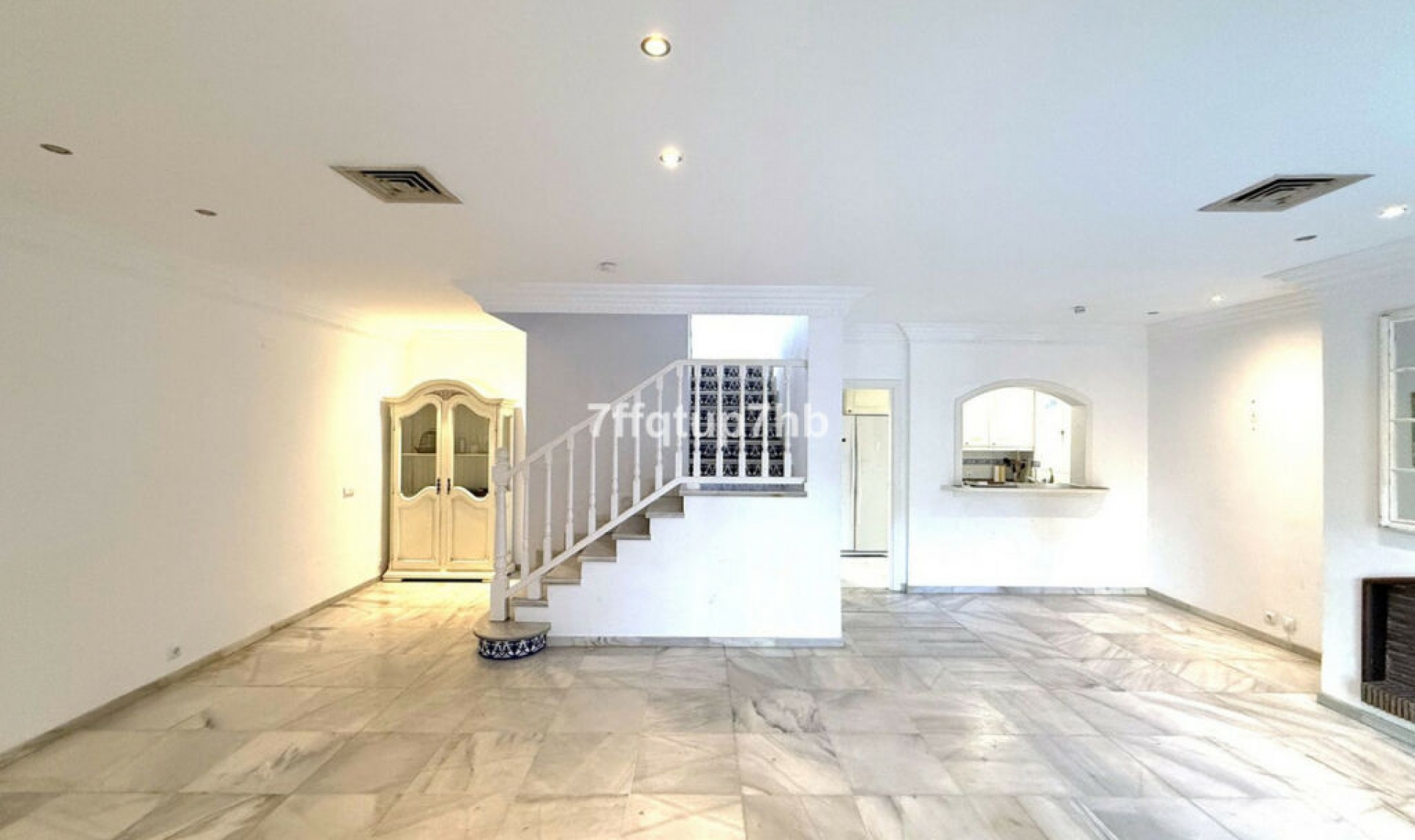 Resale - House -
Puerto Banús