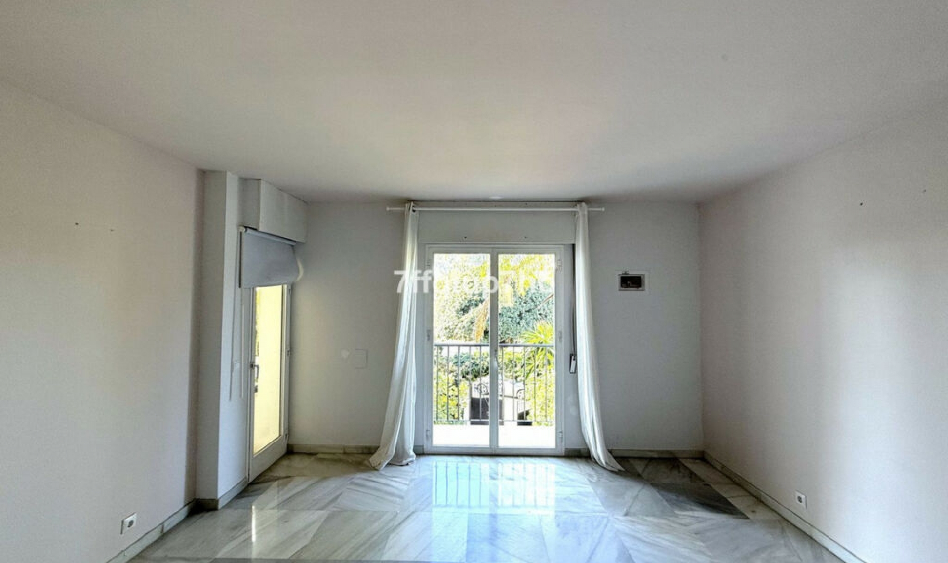 Resale - House -
Puerto Banús