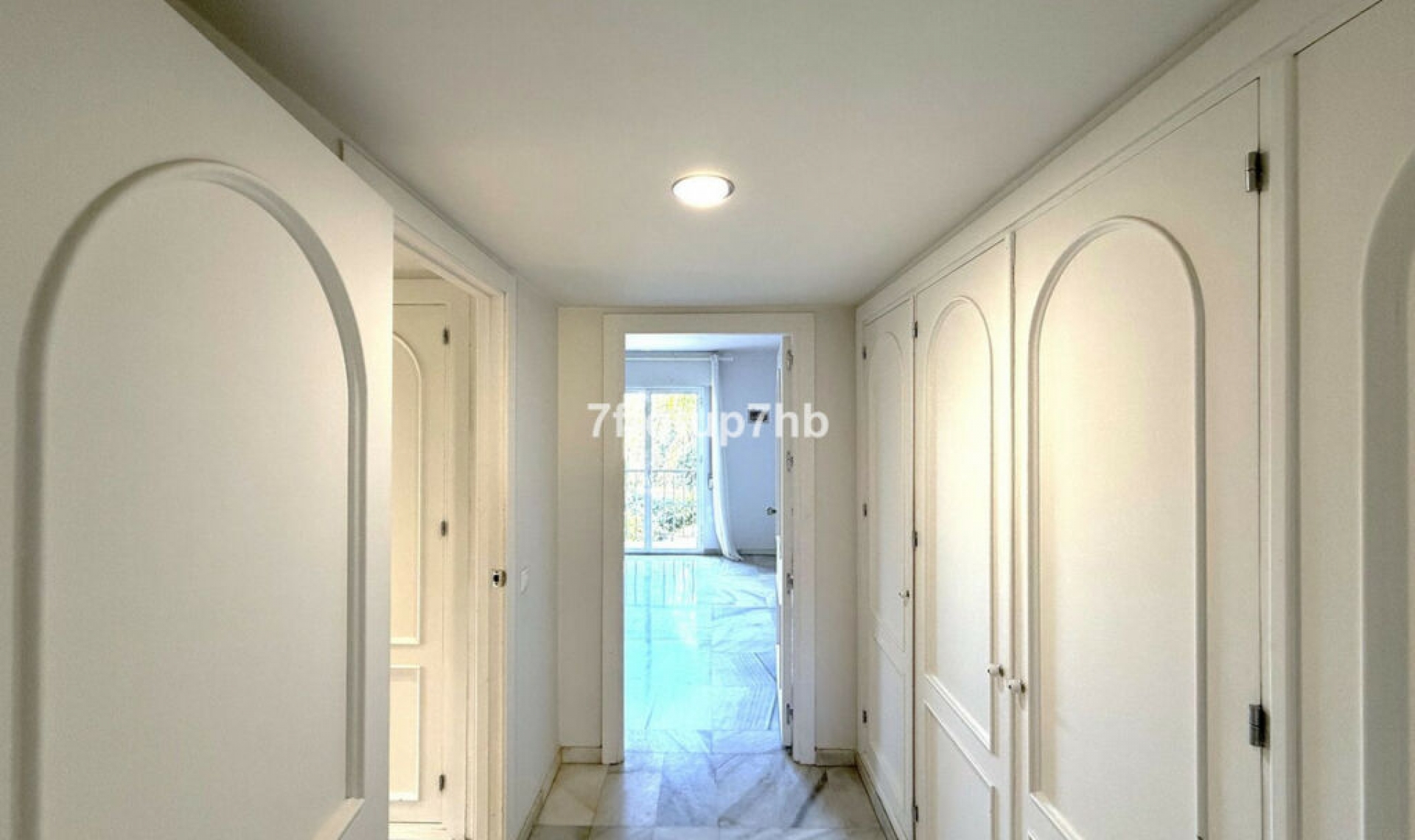 Resale - House -
Puerto Banús