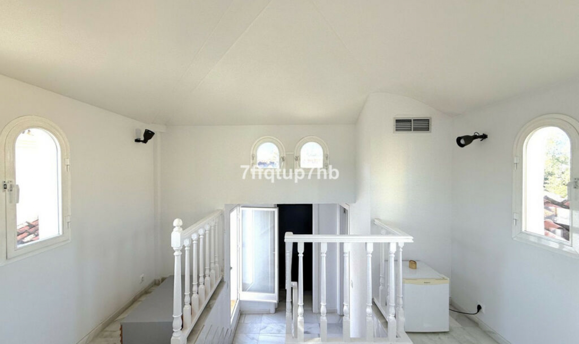 Resale - House -
Puerto Banús