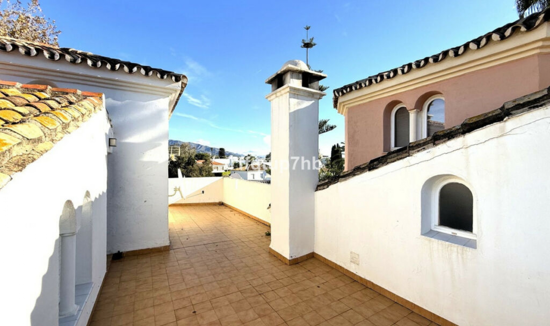 Resale - House -
Puerto Banús