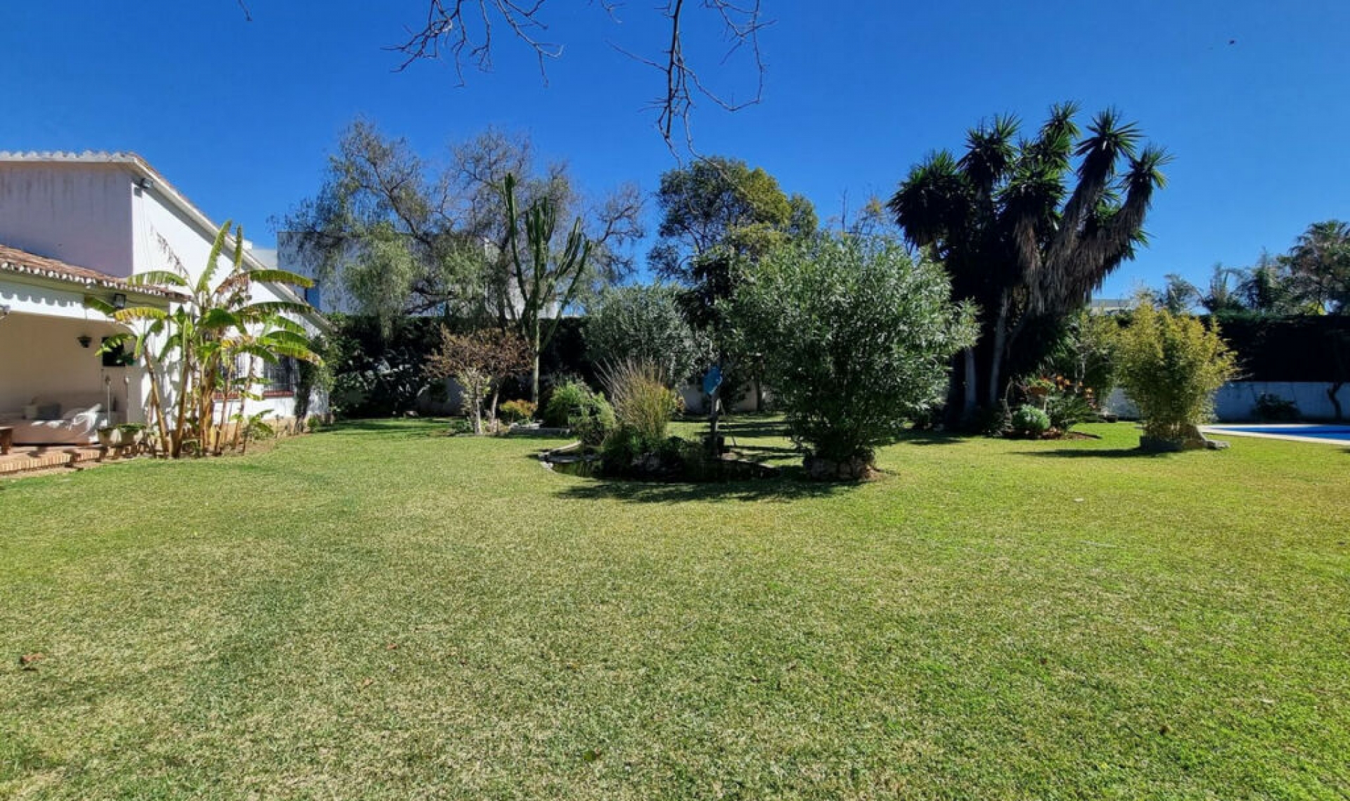 Resale - House -
Puerto Banús