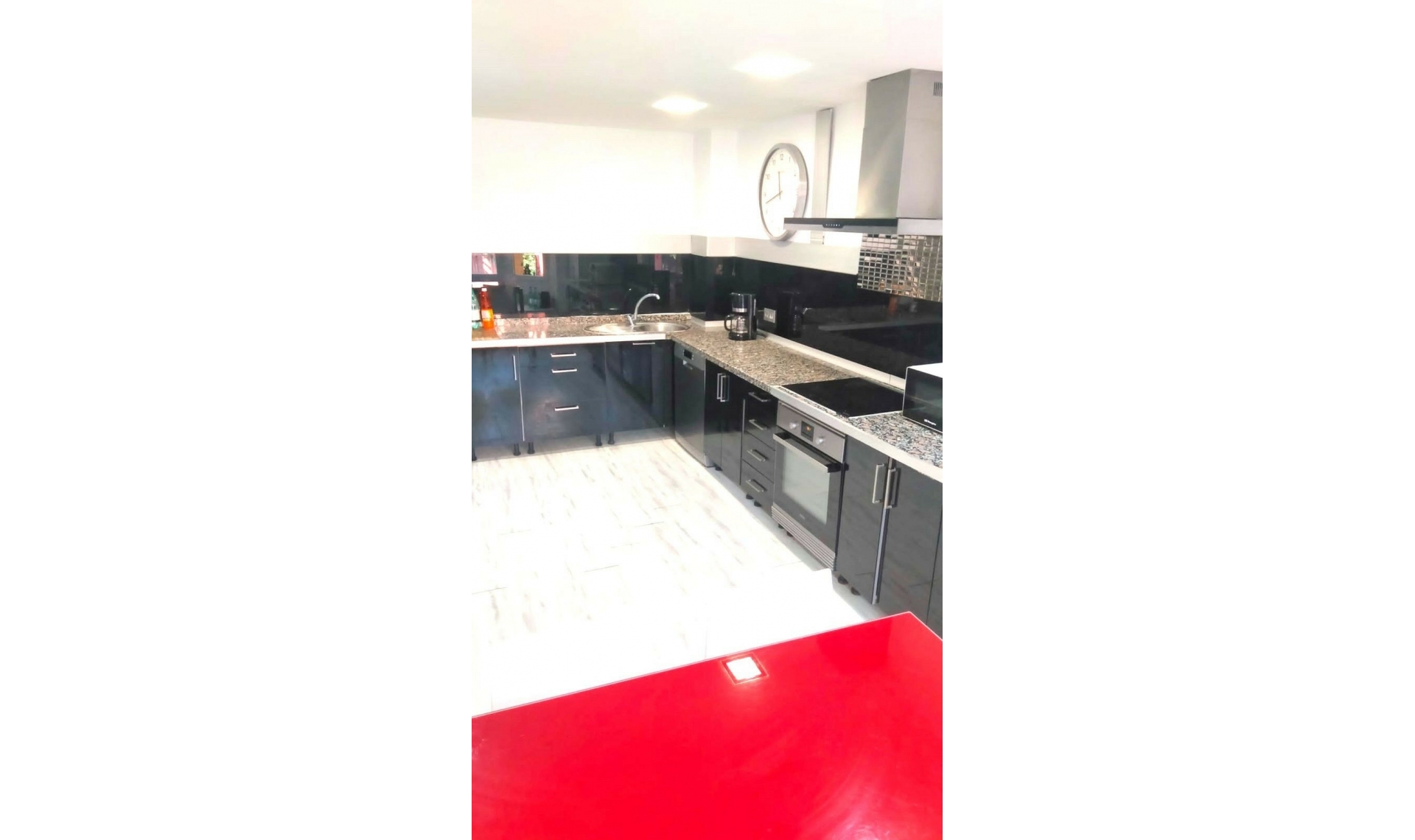Resale - House -
Puerto Banús