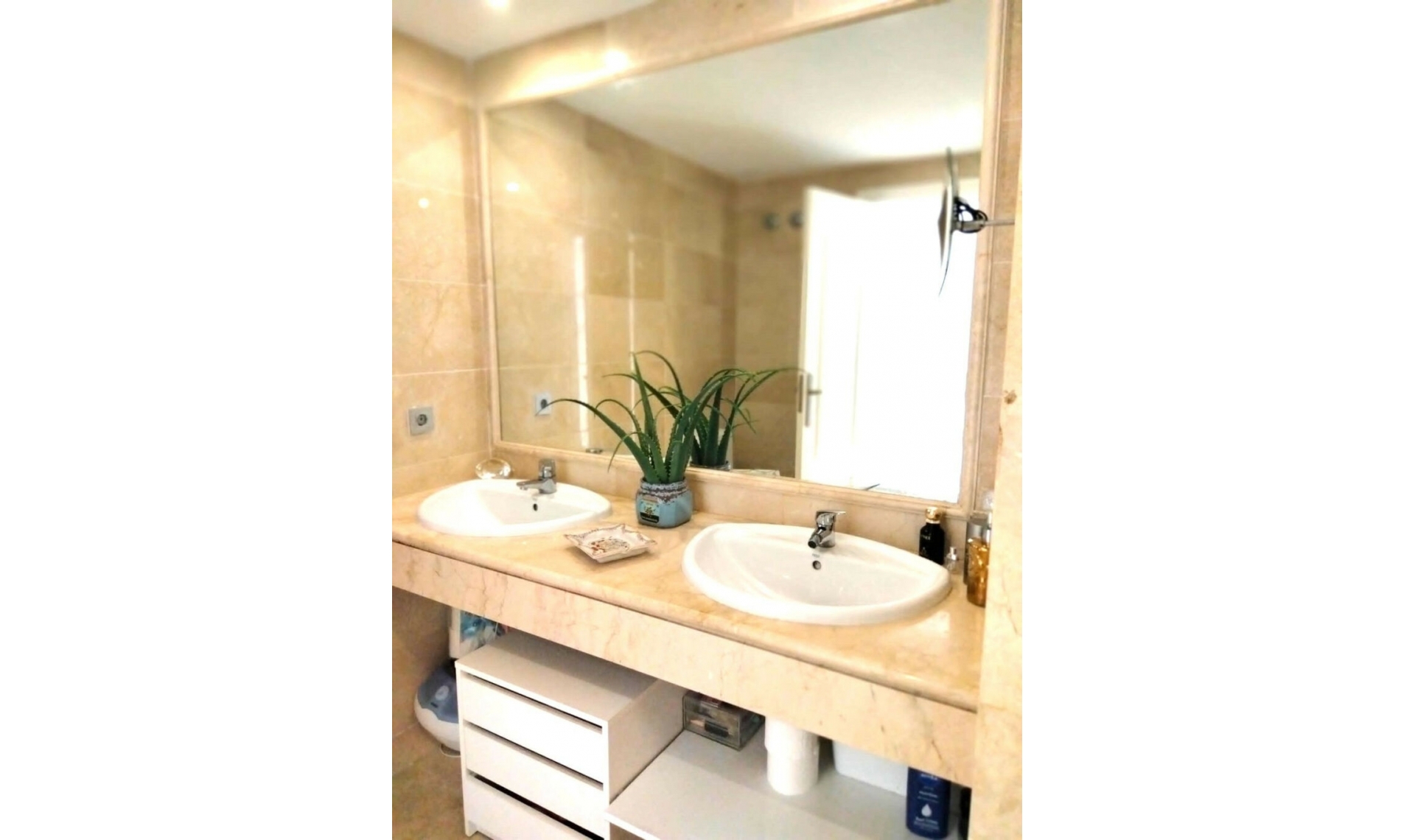 Resale - House -
Puerto Banús