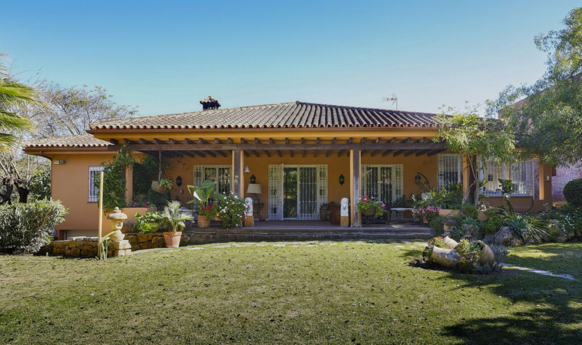 Resale - House -
Puerto Banús