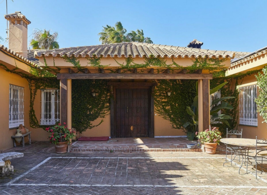 Resale - House -
Puerto Banús
