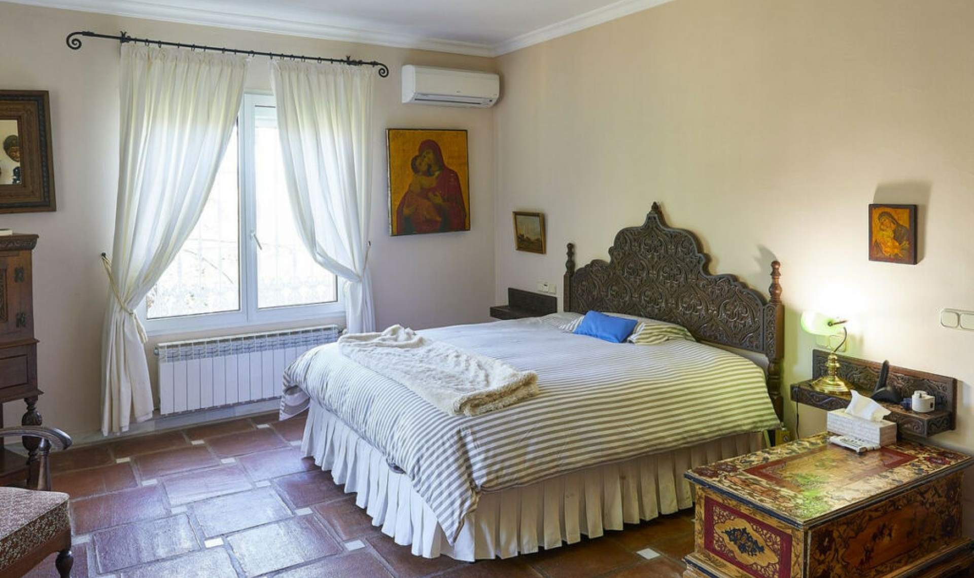 Resale - House -
Puerto Banús