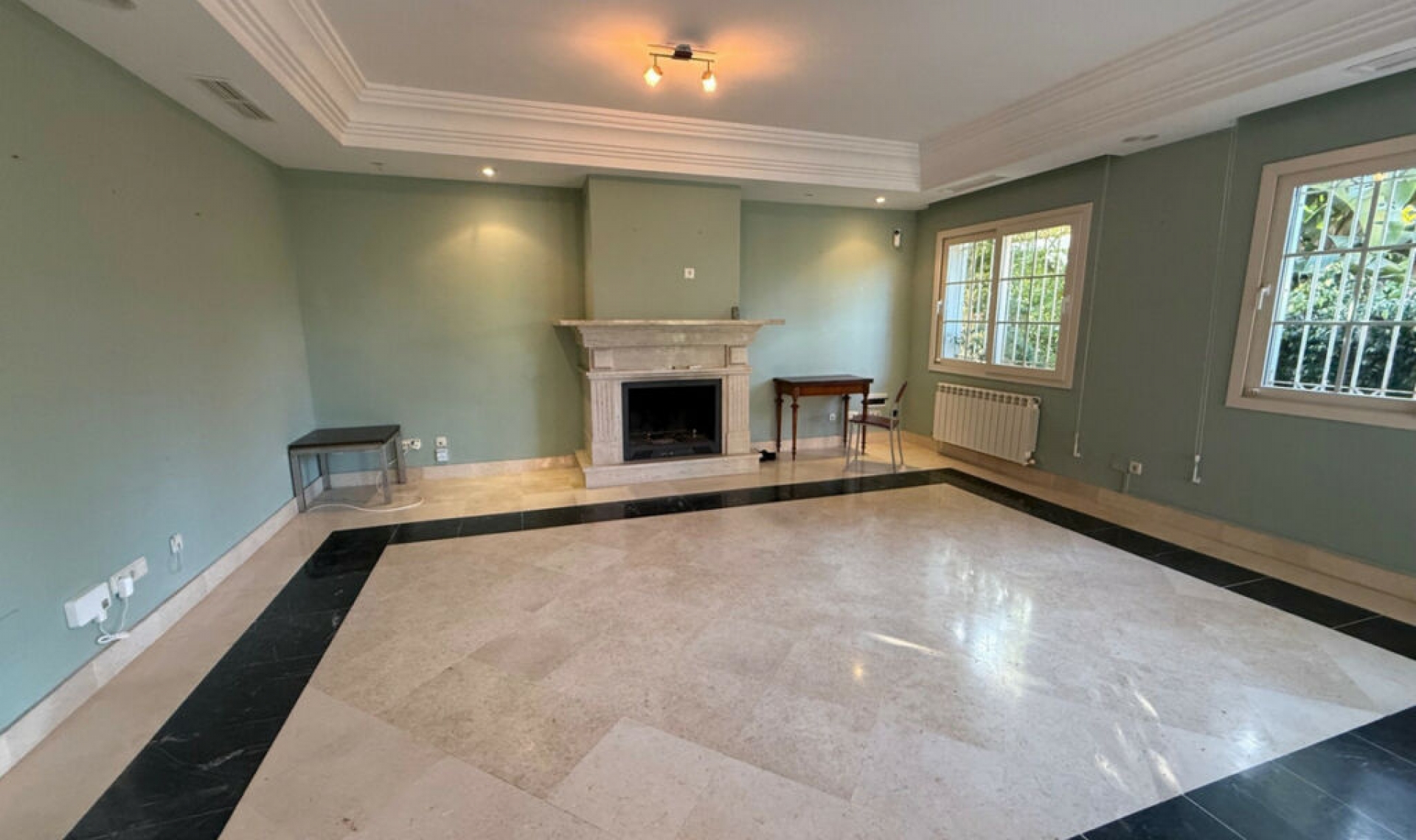 Resale - House -
Puerto Banús