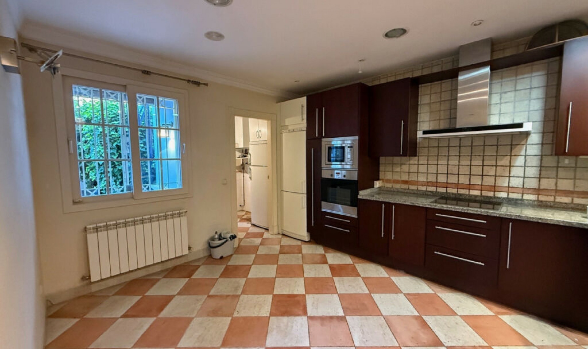 Resale - House -
Puerto Banús