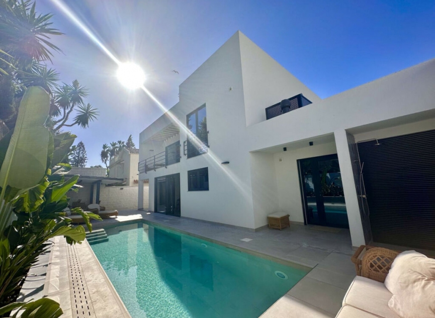 Resale - House -
Puerto Banús
