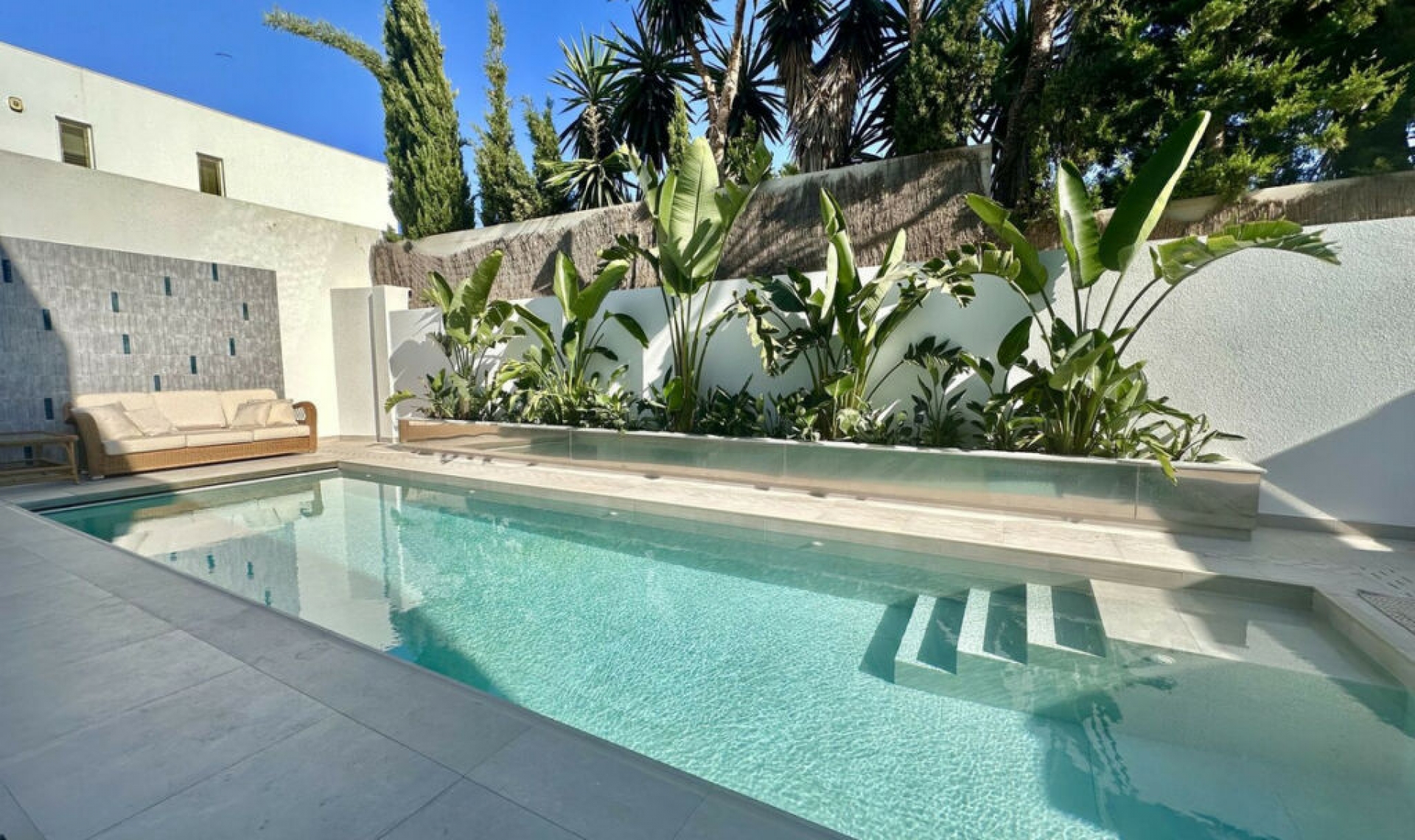 Resale - House -
Puerto Banús