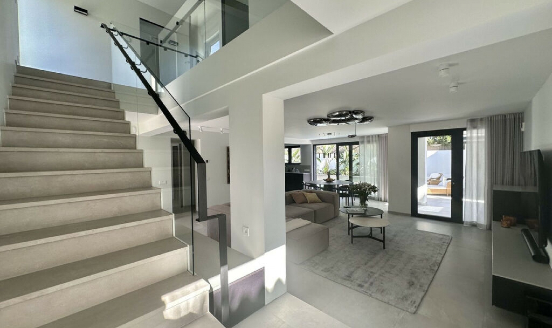 Resale - House -
Puerto Banús