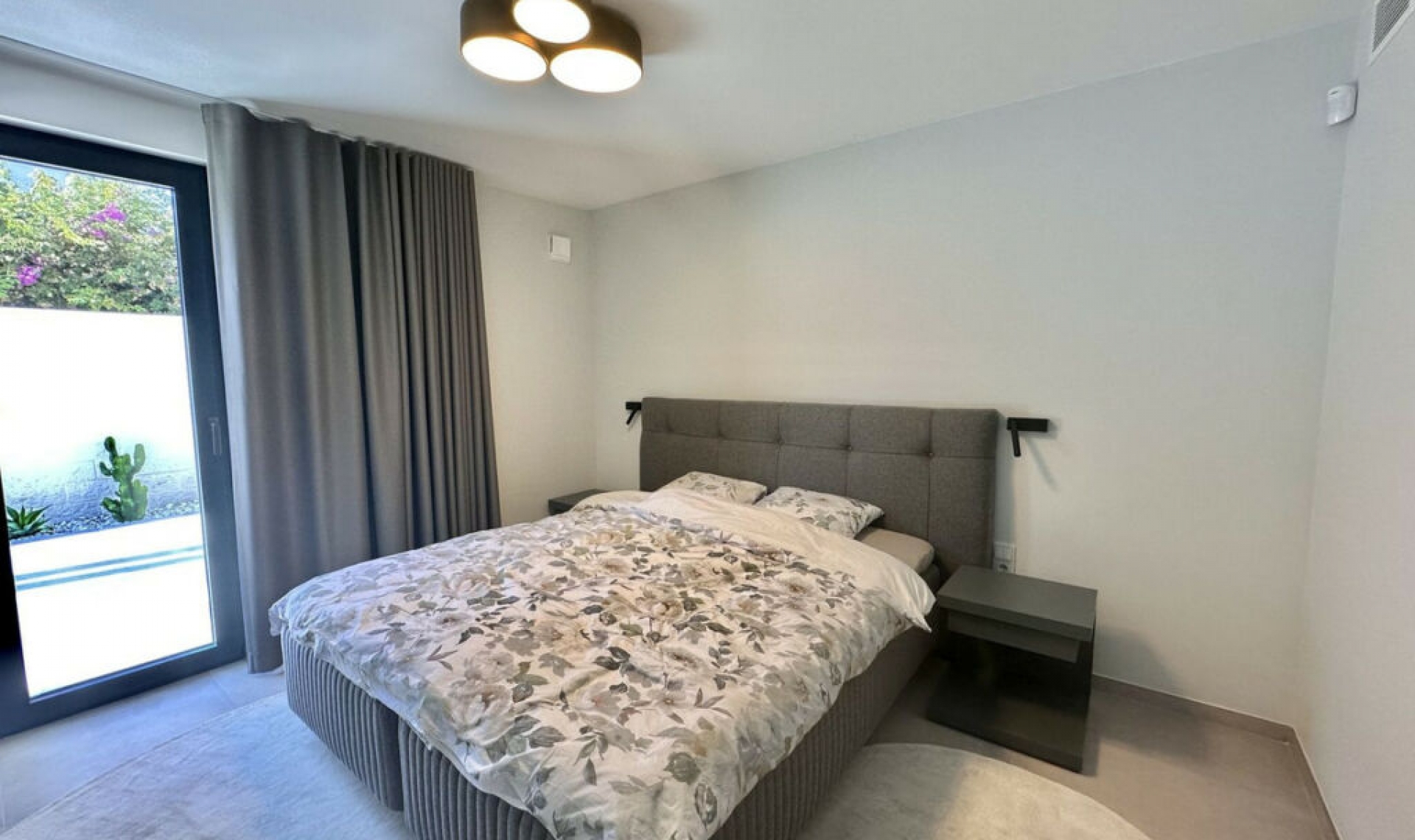 Resale - House -
Puerto Banús