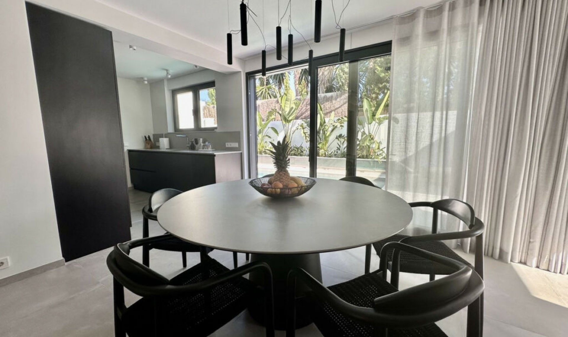 Resale - House -
Puerto Banús