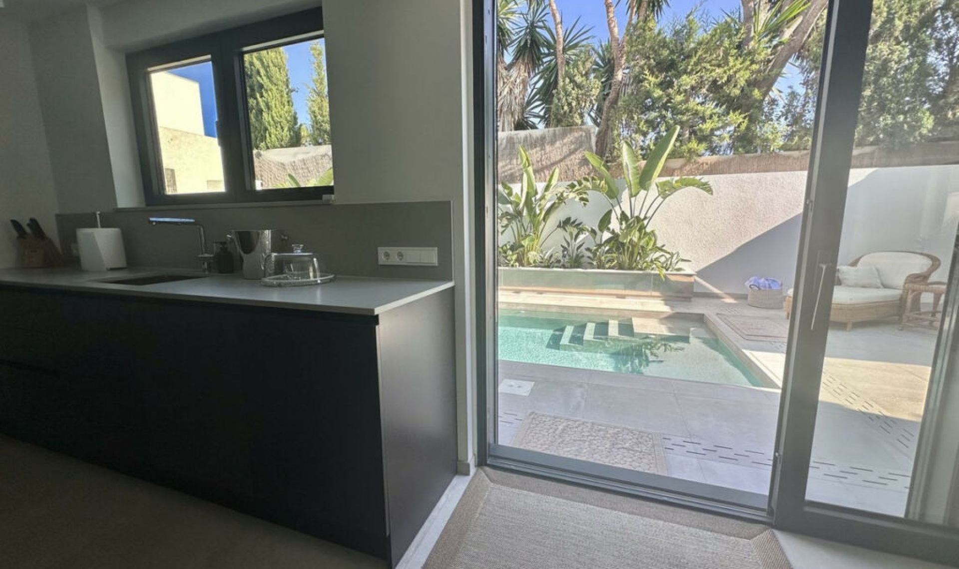 Resale - House -
Puerto Banús