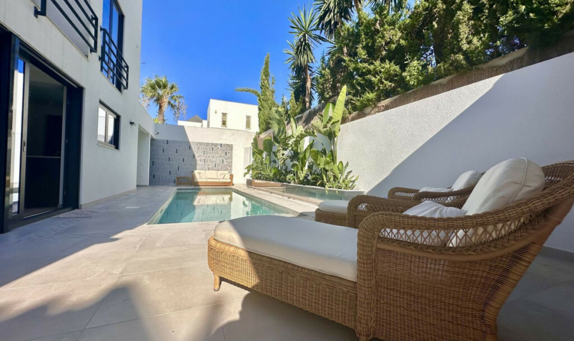 Resale - House -
Puerto Banús