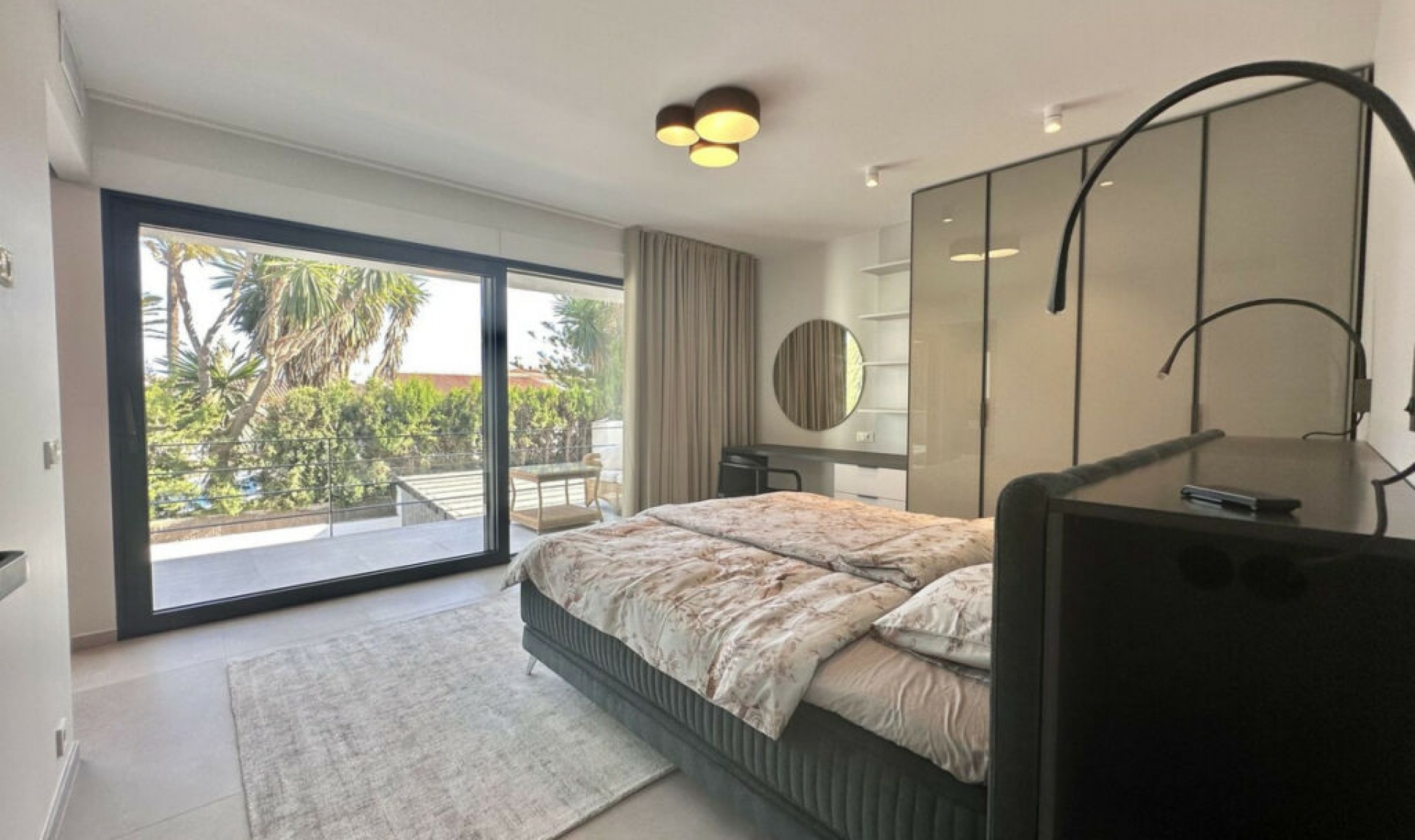 Resale - House -
Puerto Banús