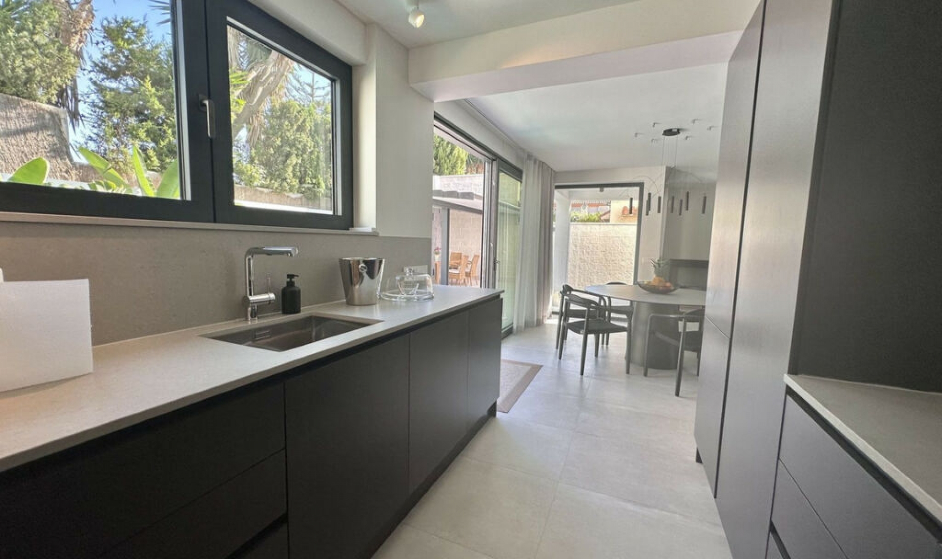 Resale - House -
Puerto Banús