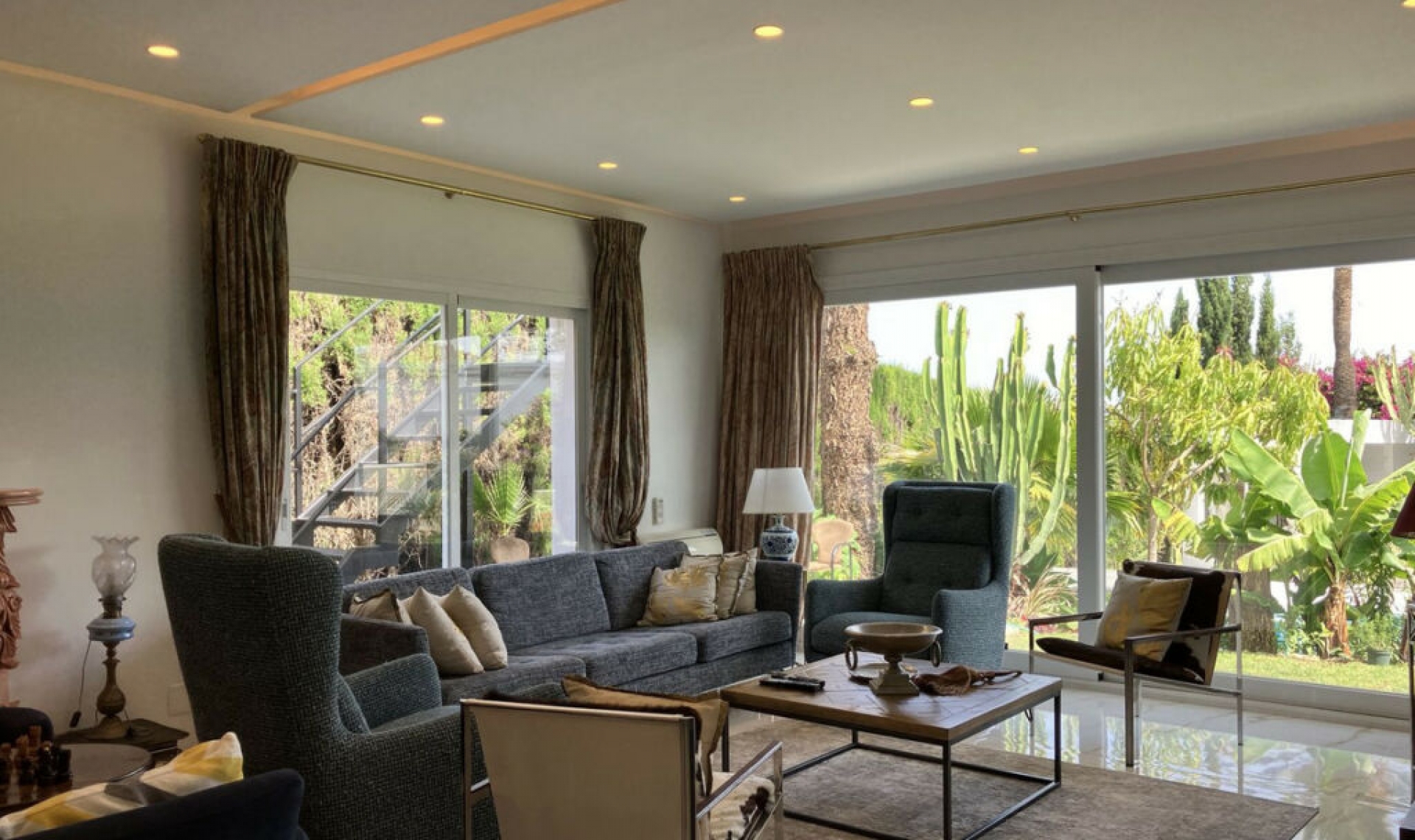 Resale - House -
Puerto Banús