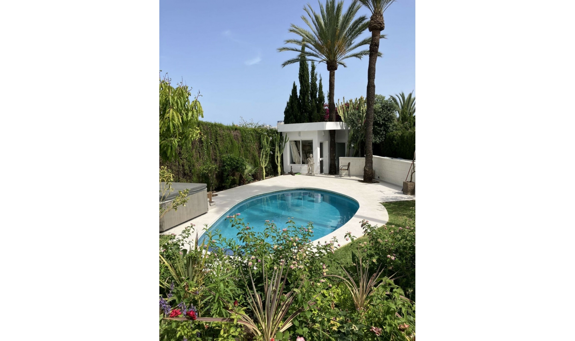 Resale - House -
Puerto Banús