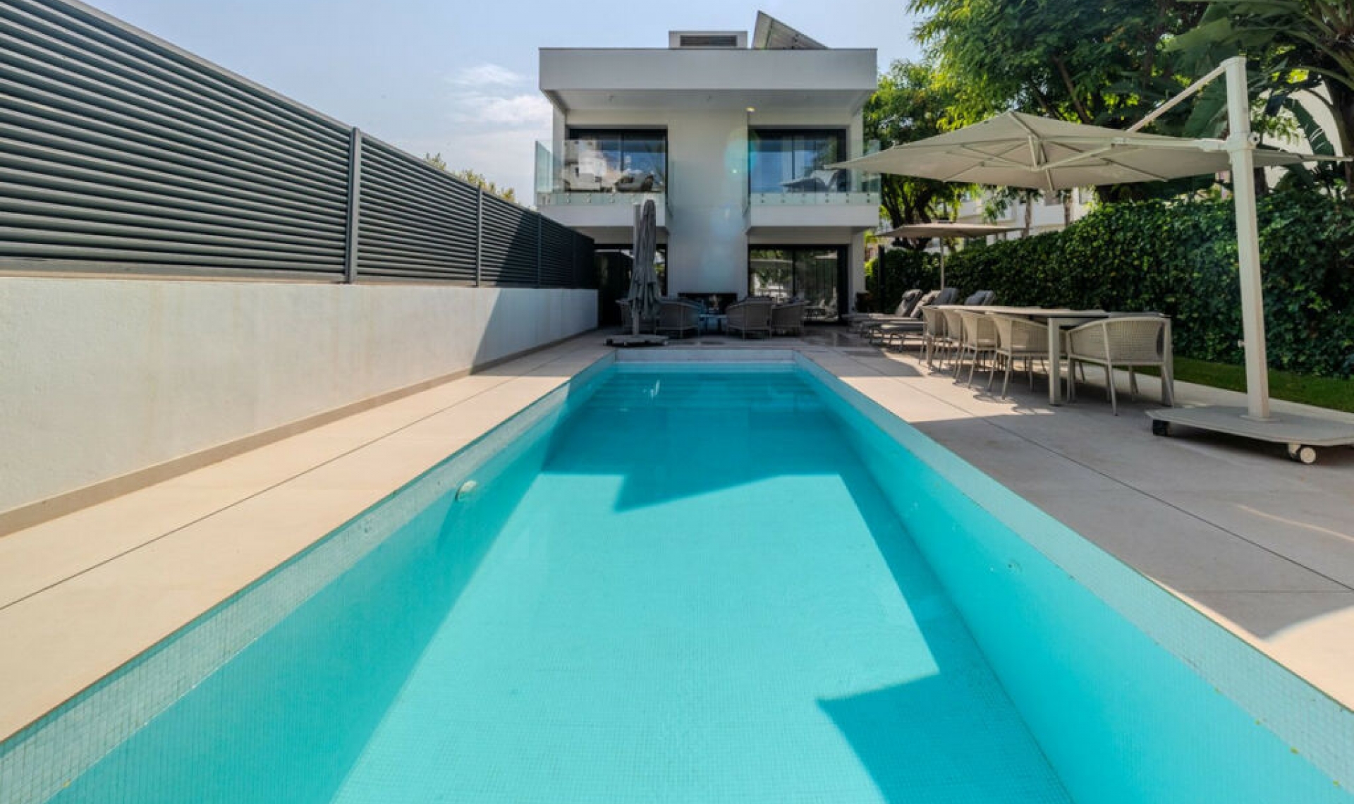 Resale - House -
Puerto Banús
