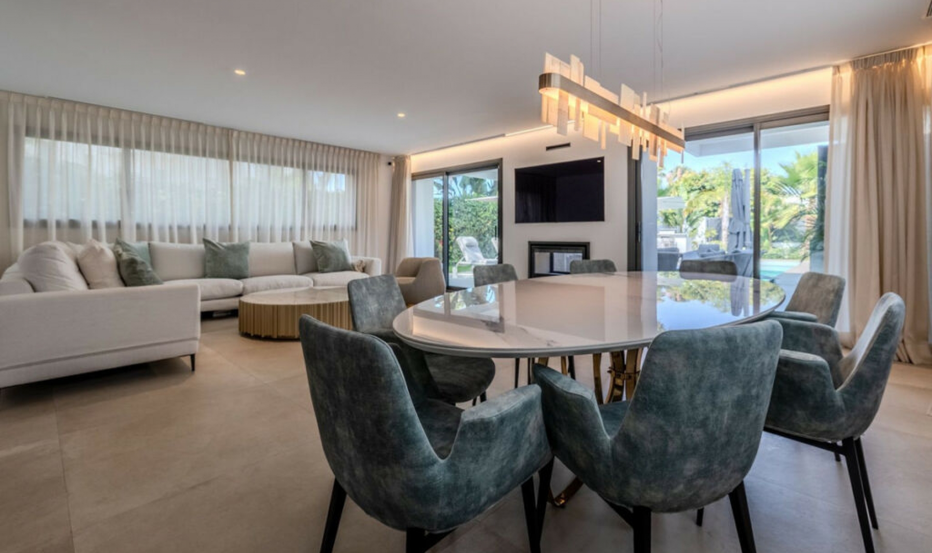 Resale - House -
Puerto Banús