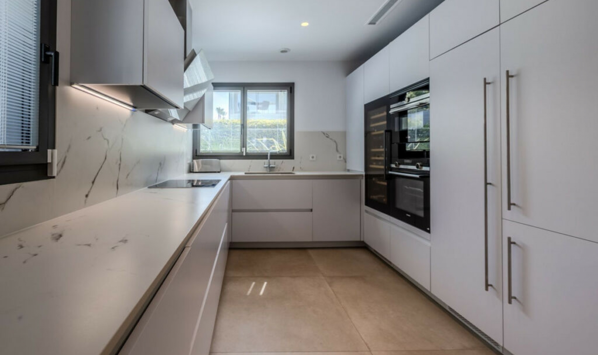 Resale - House -
Puerto Banús