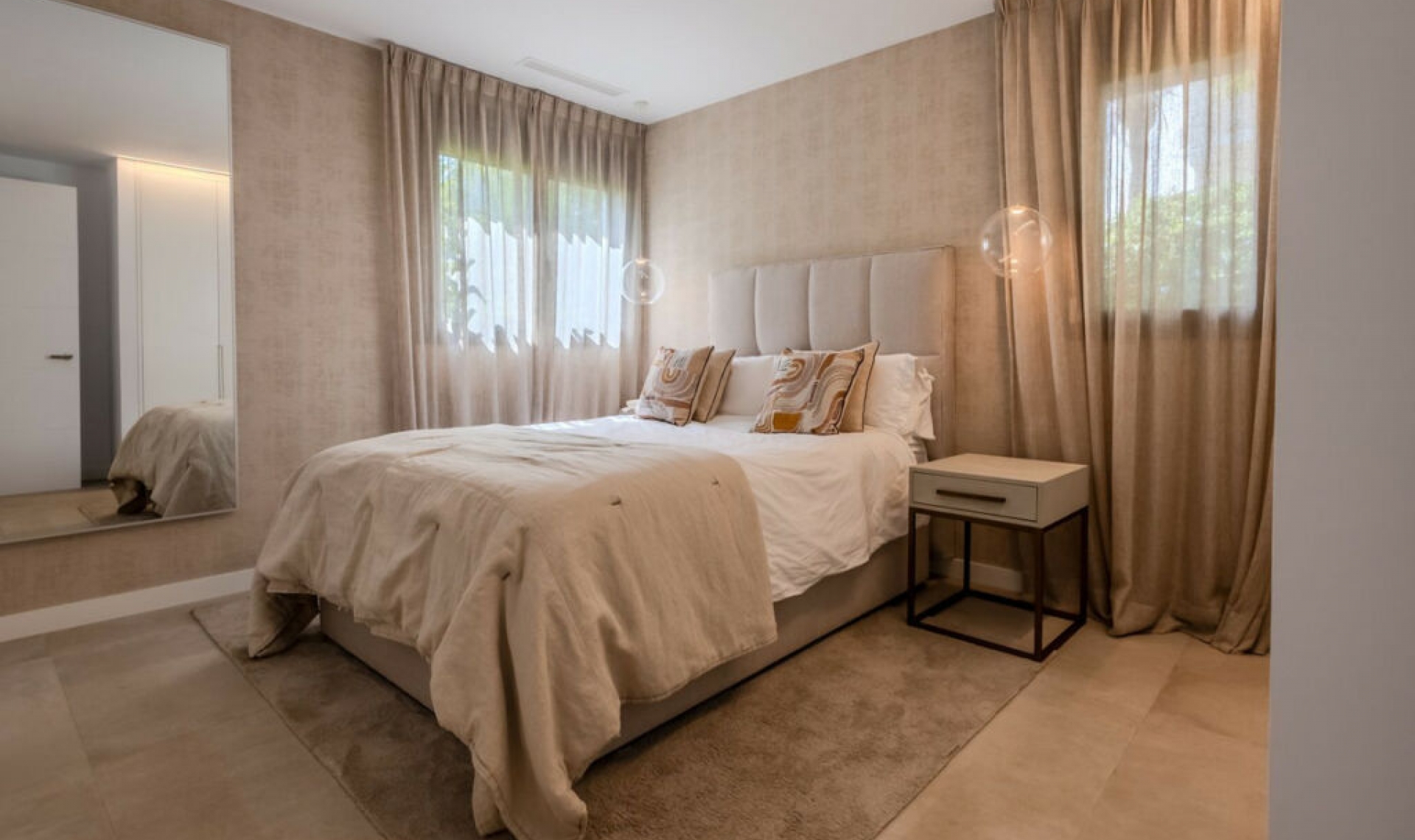 Resale - House -
Puerto Banús