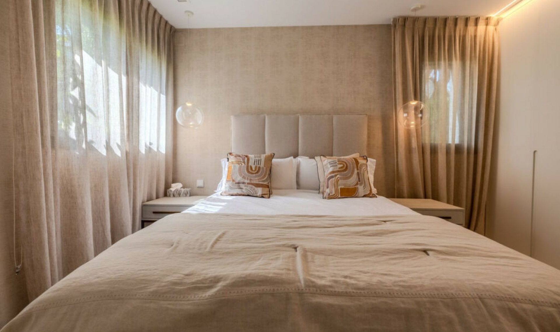 Resale - House -
Puerto Banús