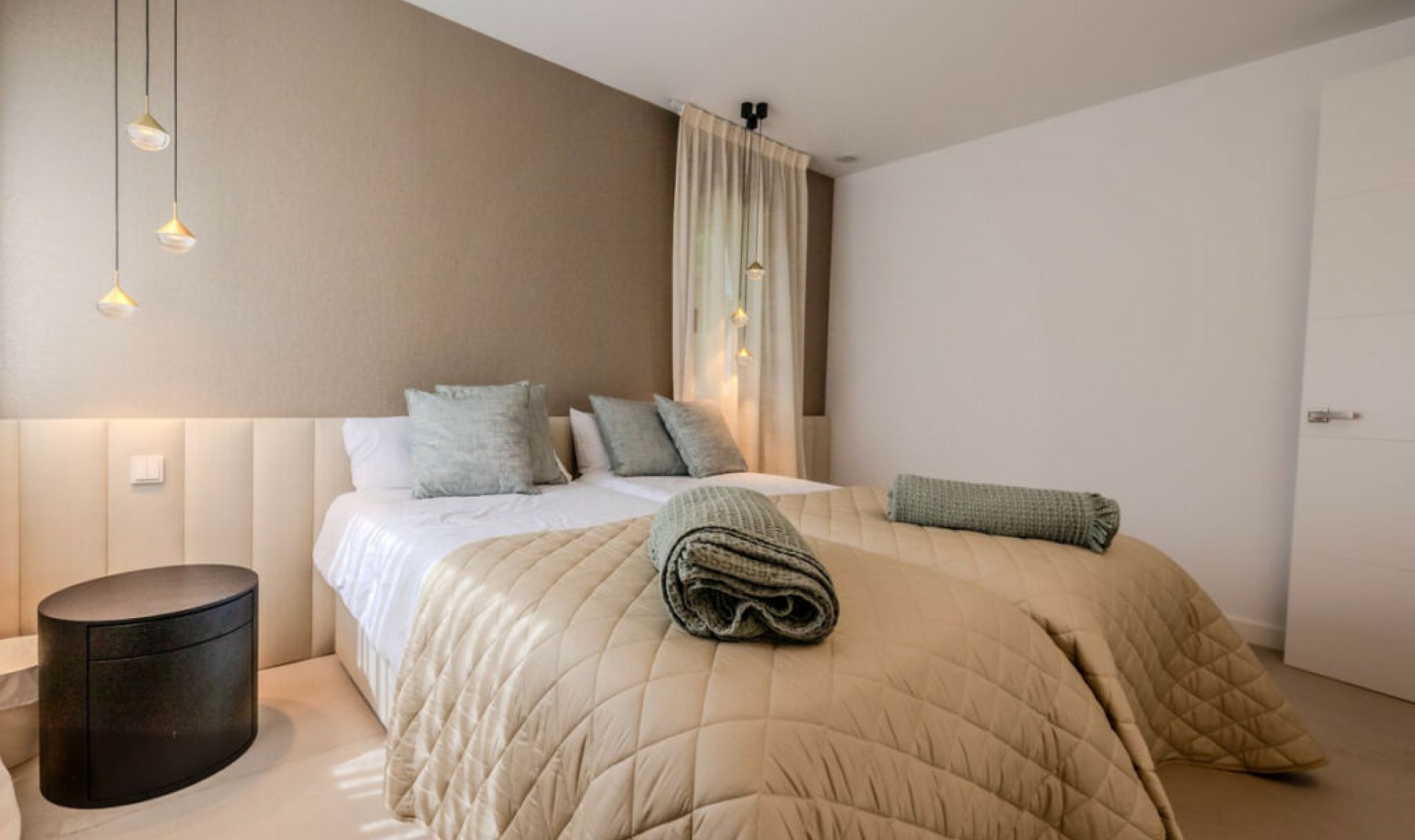 Resale - House -
Puerto Banús