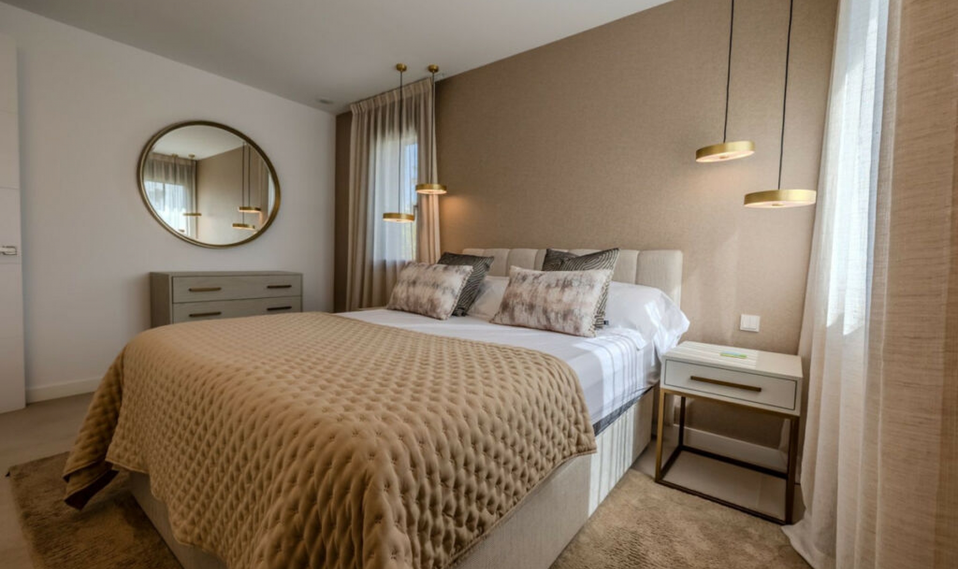 Resale - House -
Puerto Banús