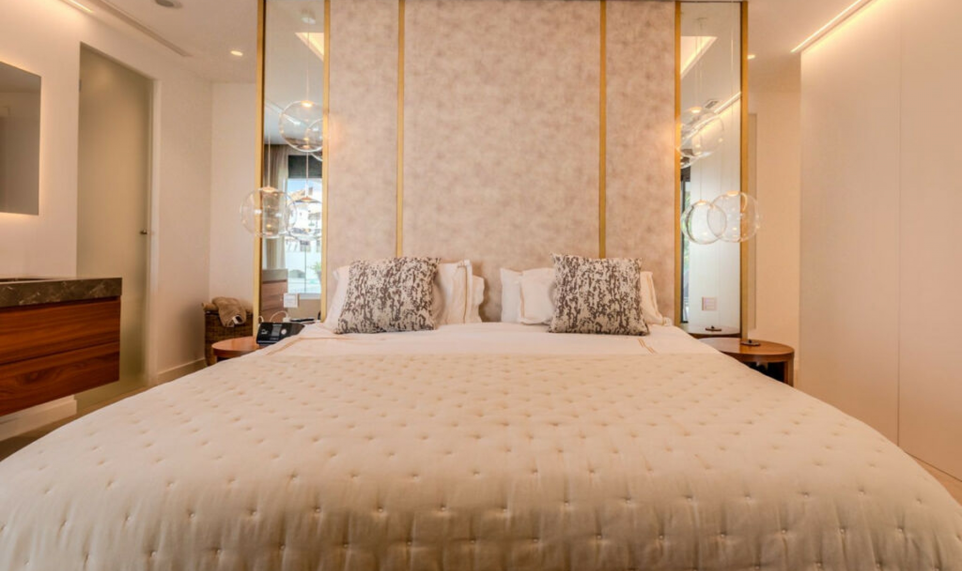 Resale - House -
Puerto Banús