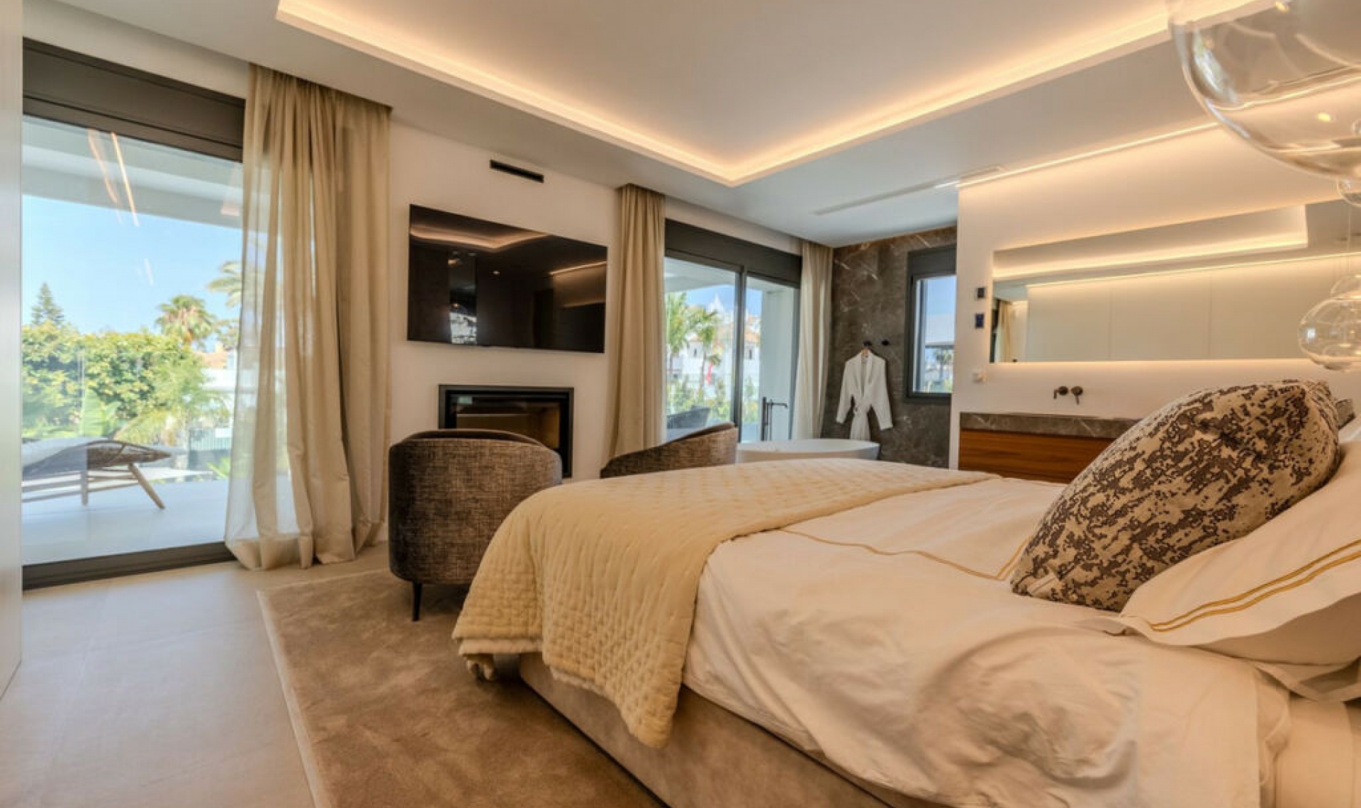 Resale - House -
Puerto Banús